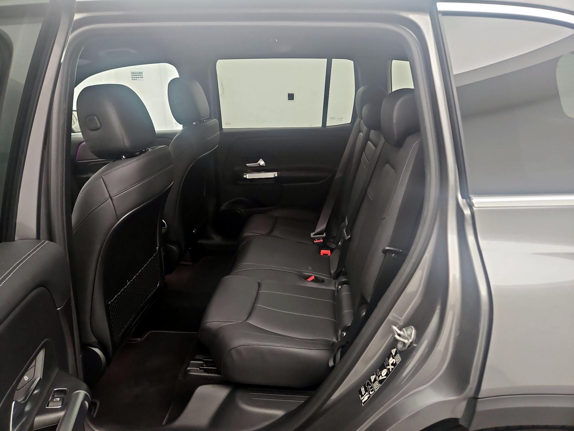 Thumbnail: 2020 Mercedes-Benz GLB - 16