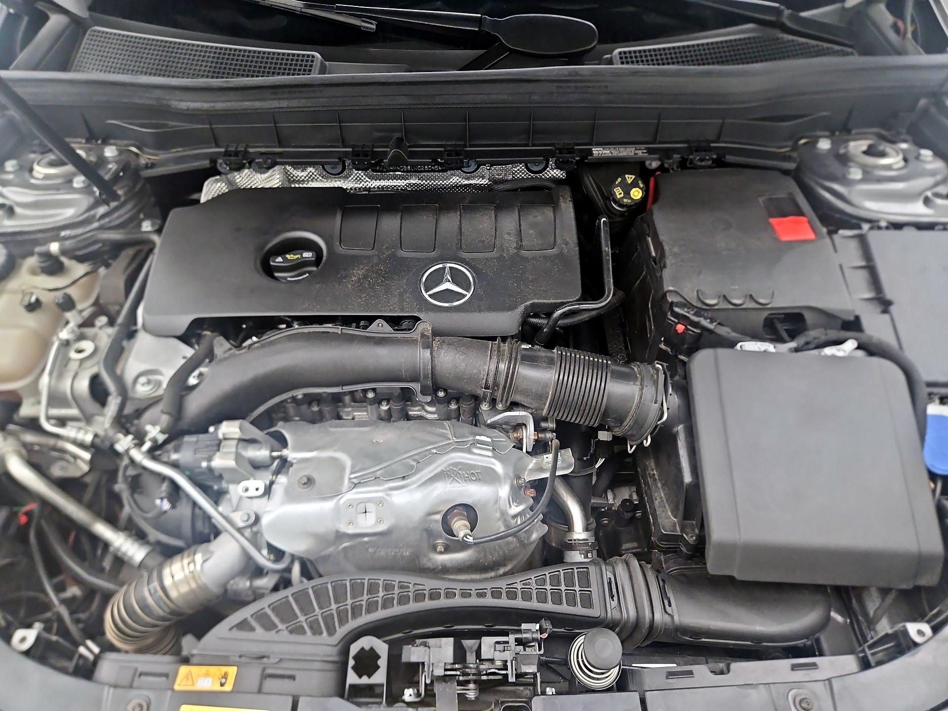 Thumbnail: 2020 Mercedes-Benz GLB - 18