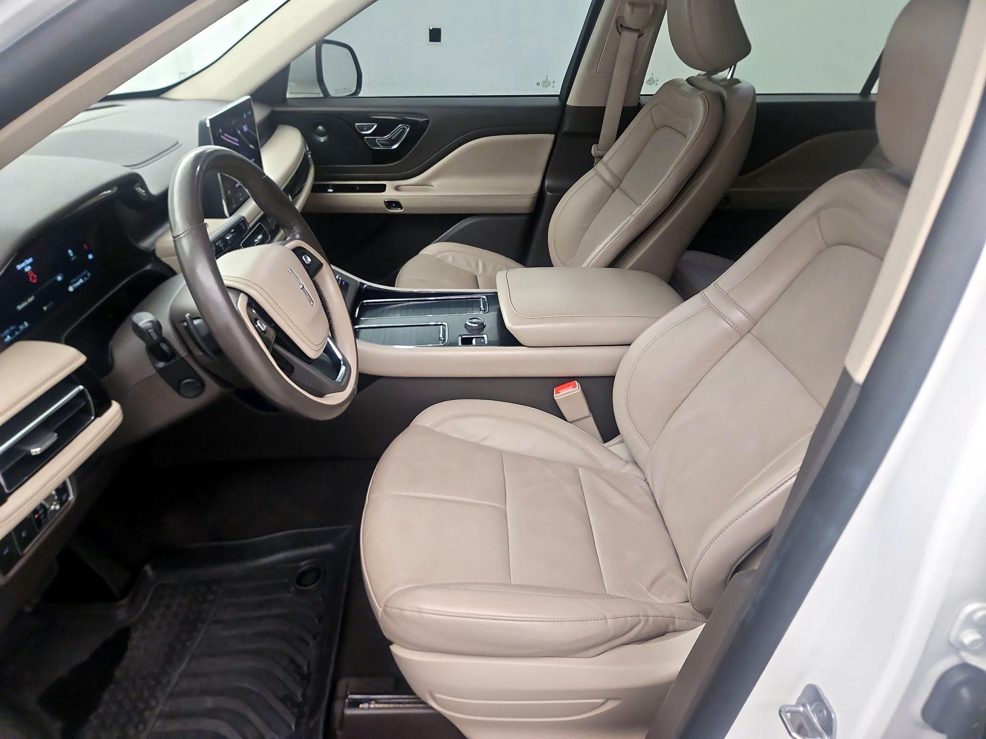 Thumbnail: 2021 Lincoln Aviator - 11