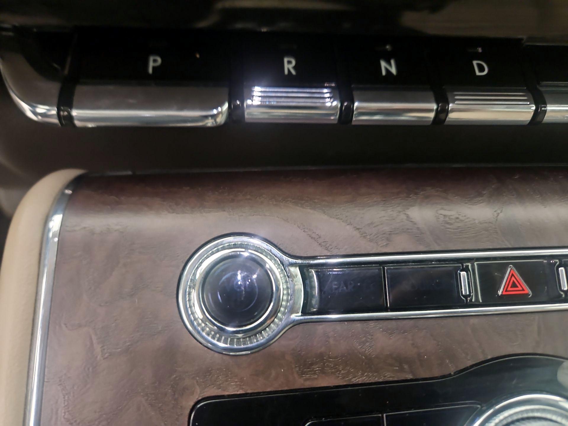 Thumbnail: 2021 Lincoln Aviator - 18
