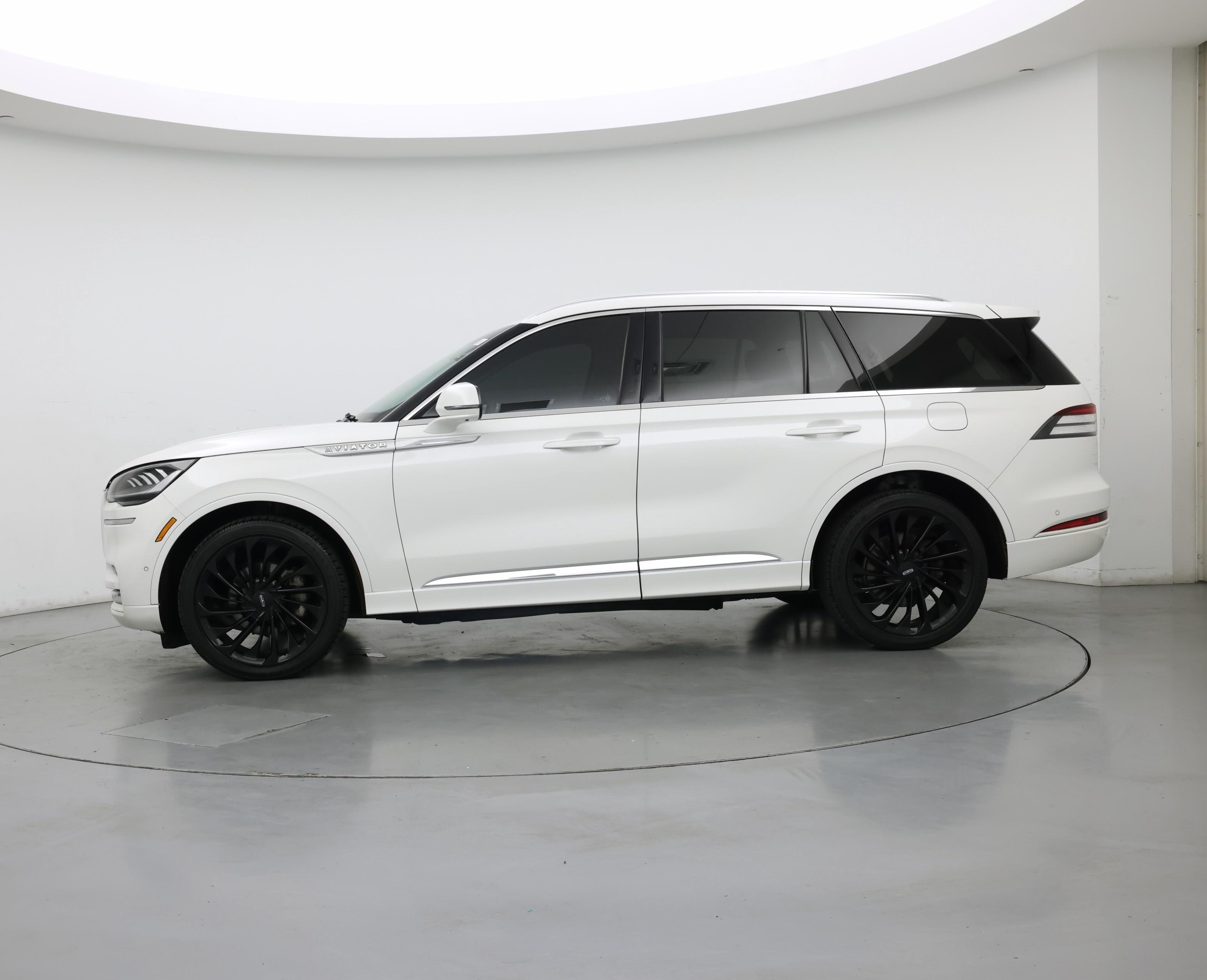 Thumbnail: 2021 Lincoln Aviator - 3