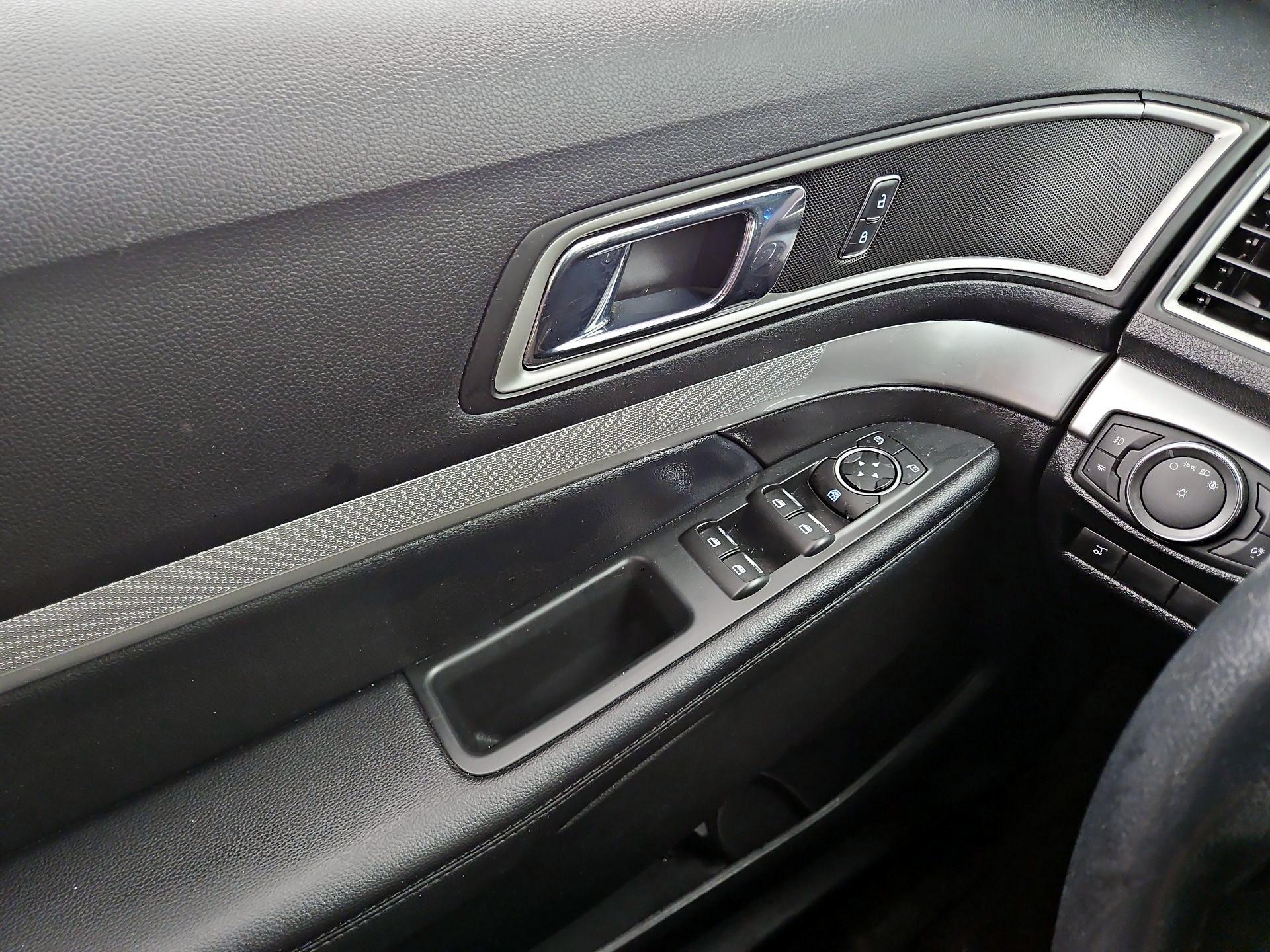 Thumbnail: 2017 Ford Explorer - 12
