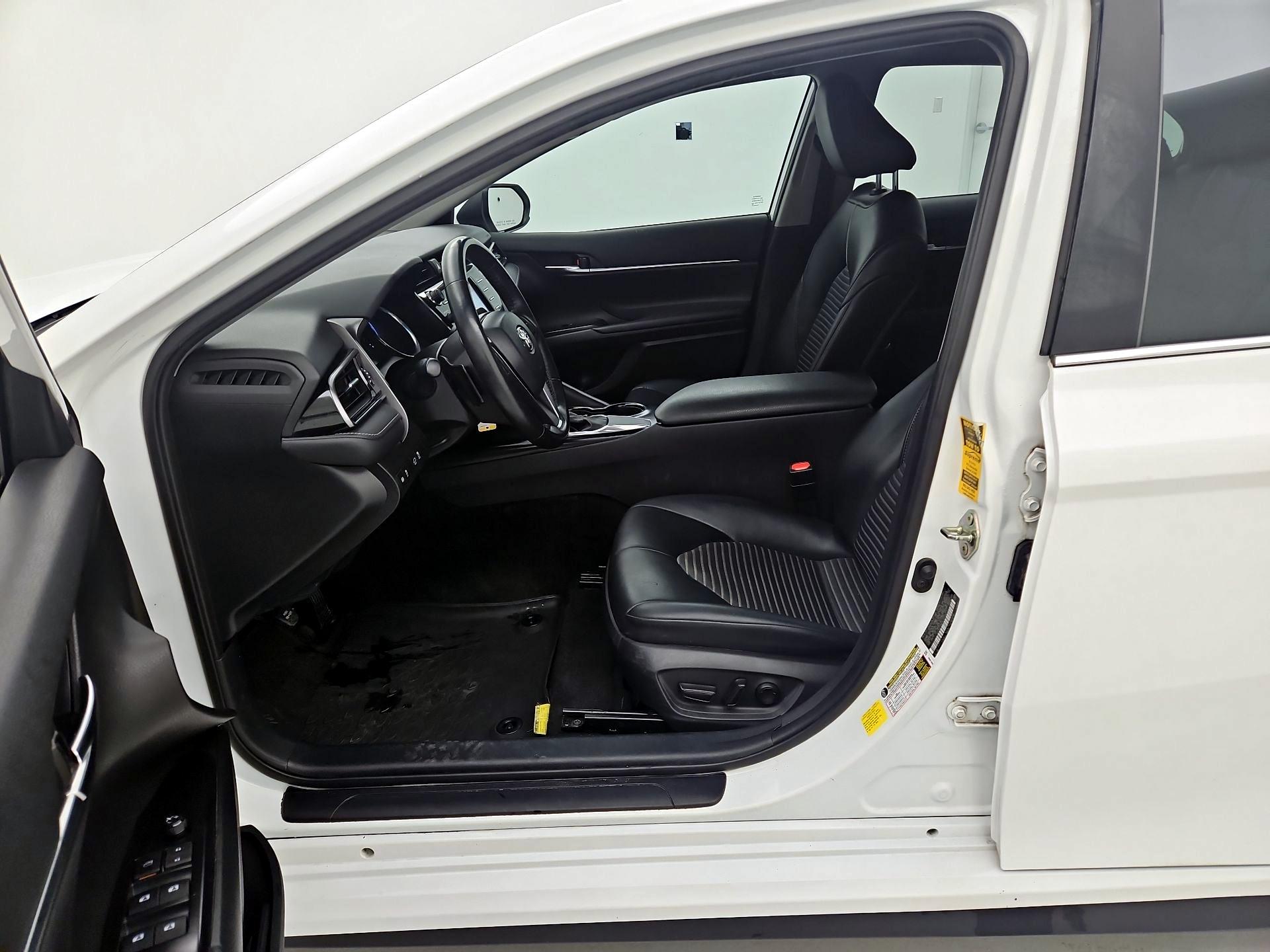 Thumbnail: 2020 Toyota Camry - 11