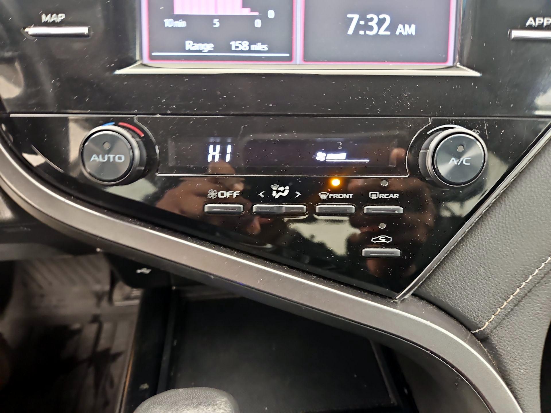 Thumbnail: 2020 Toyota Camry - 16