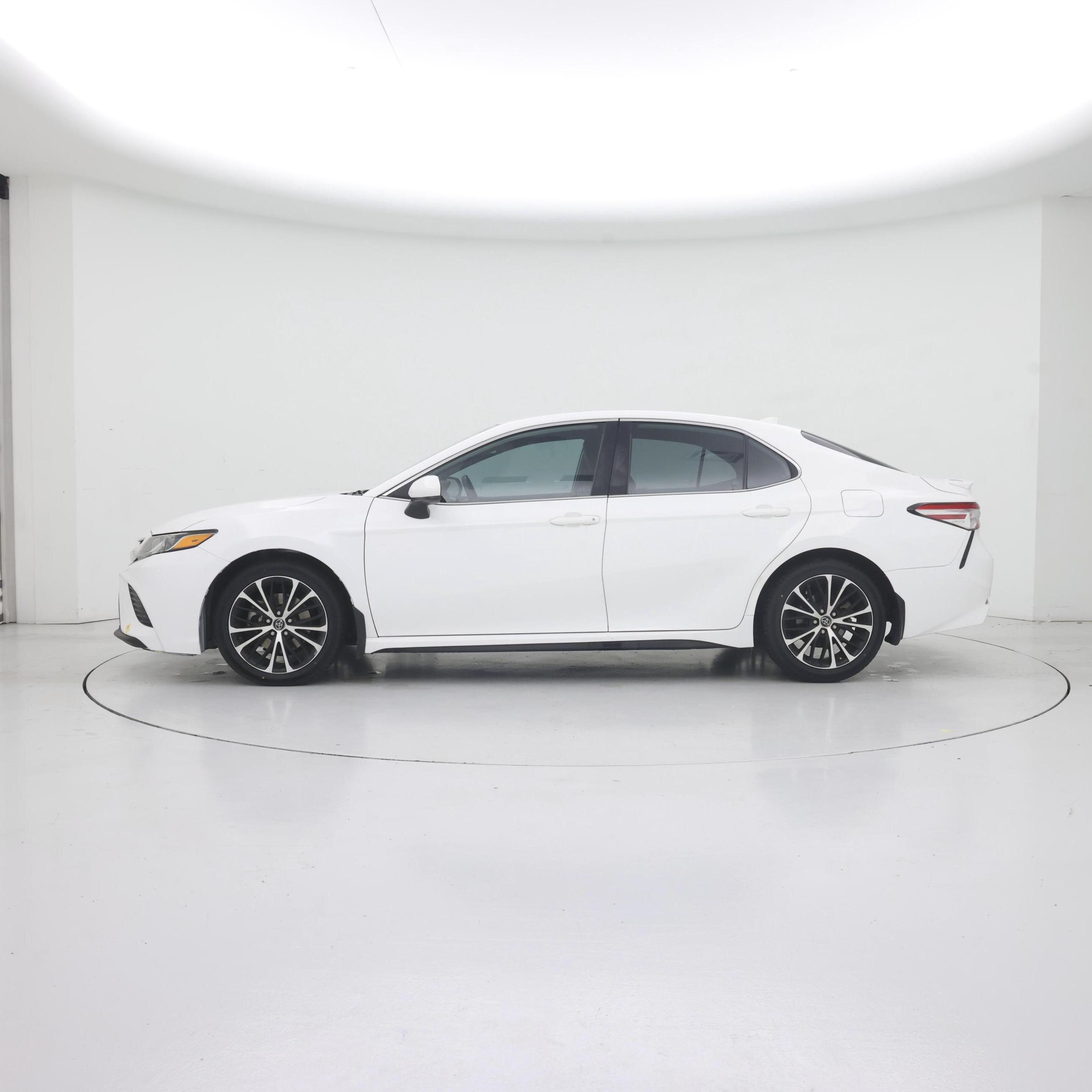 Thumbnail: 2020 Toyota Camry - 3