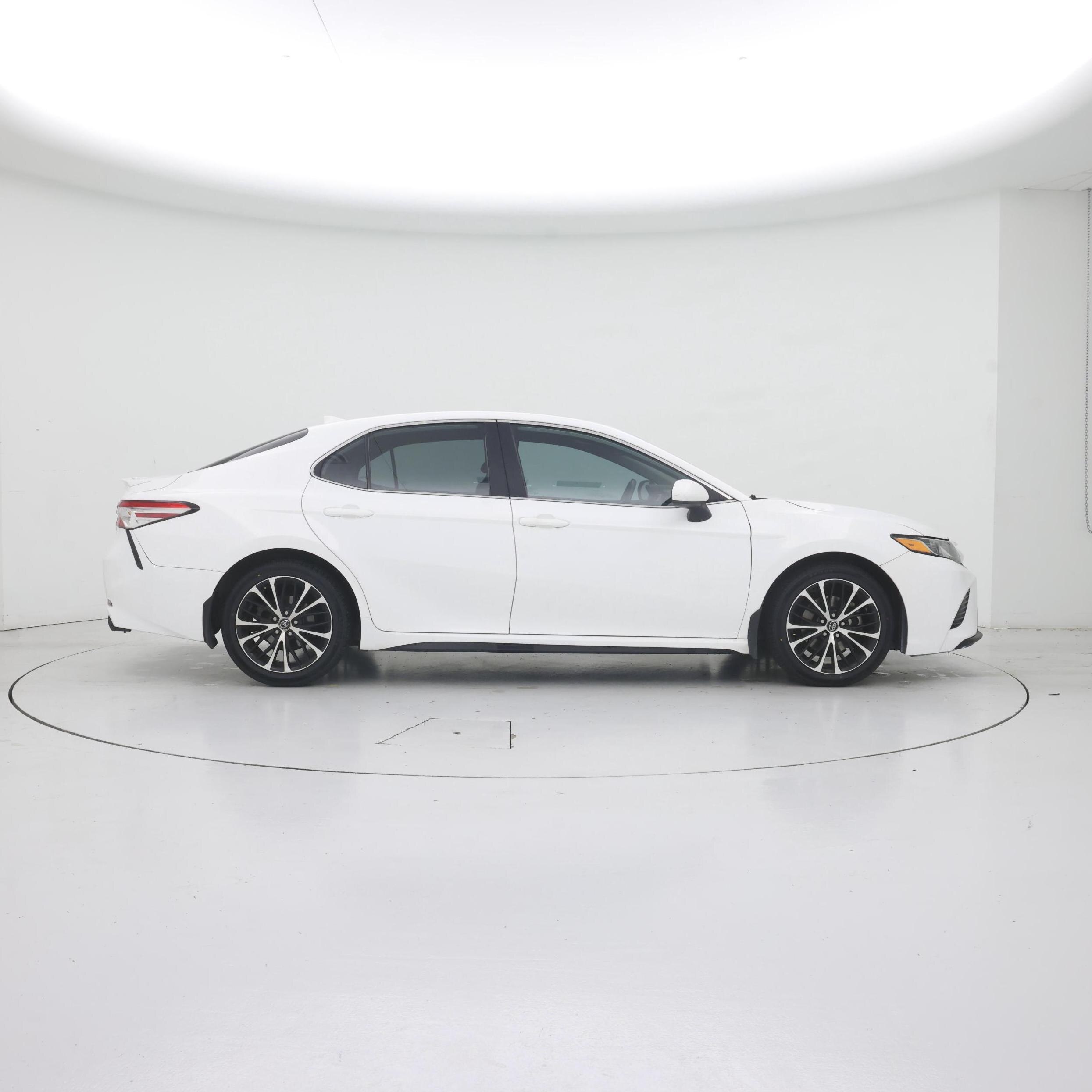 Thumbnail: 2020 Toyota Camry - 7