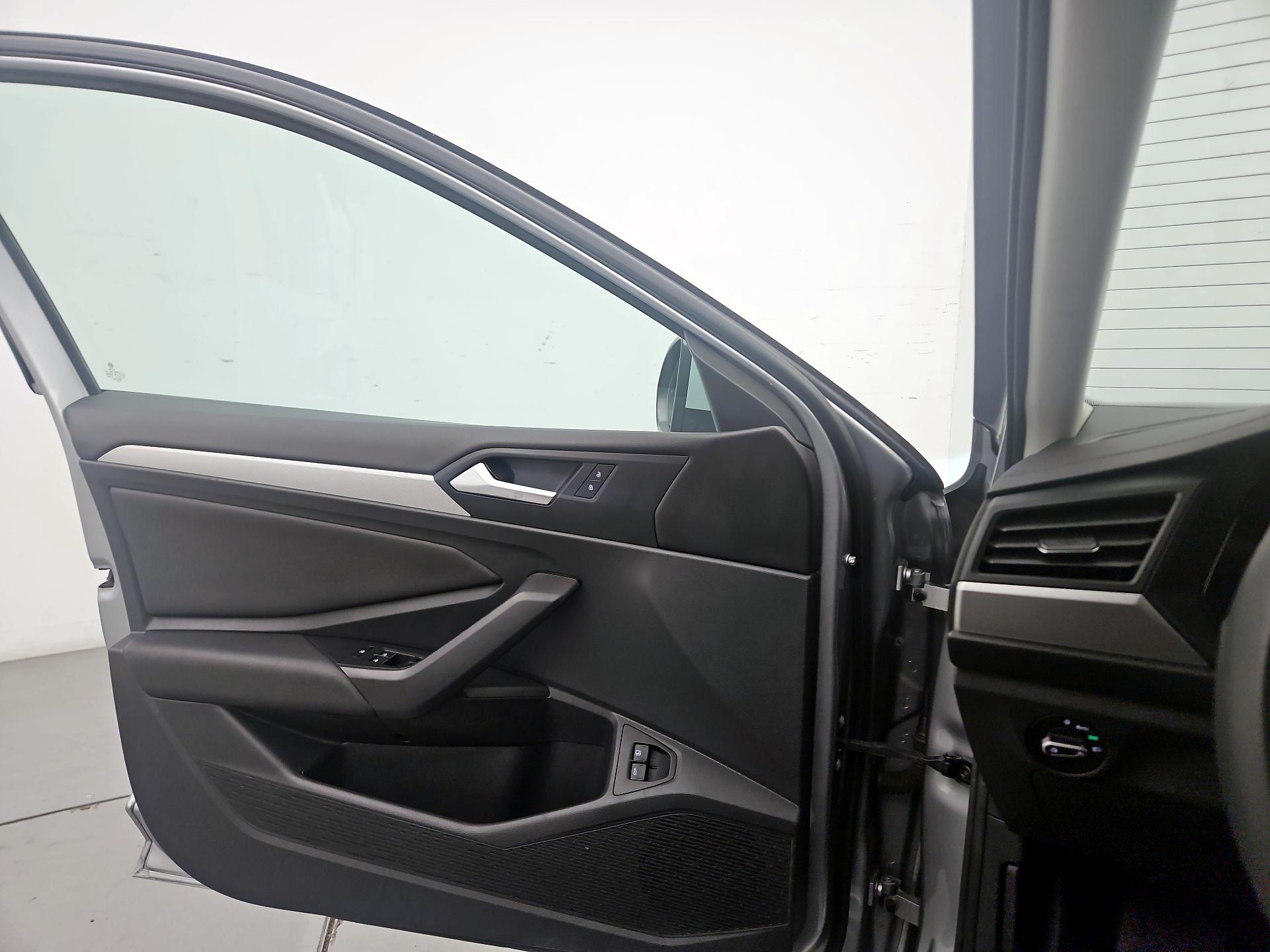 Thumbnail: 2021 Volkswagen Jetta - 12