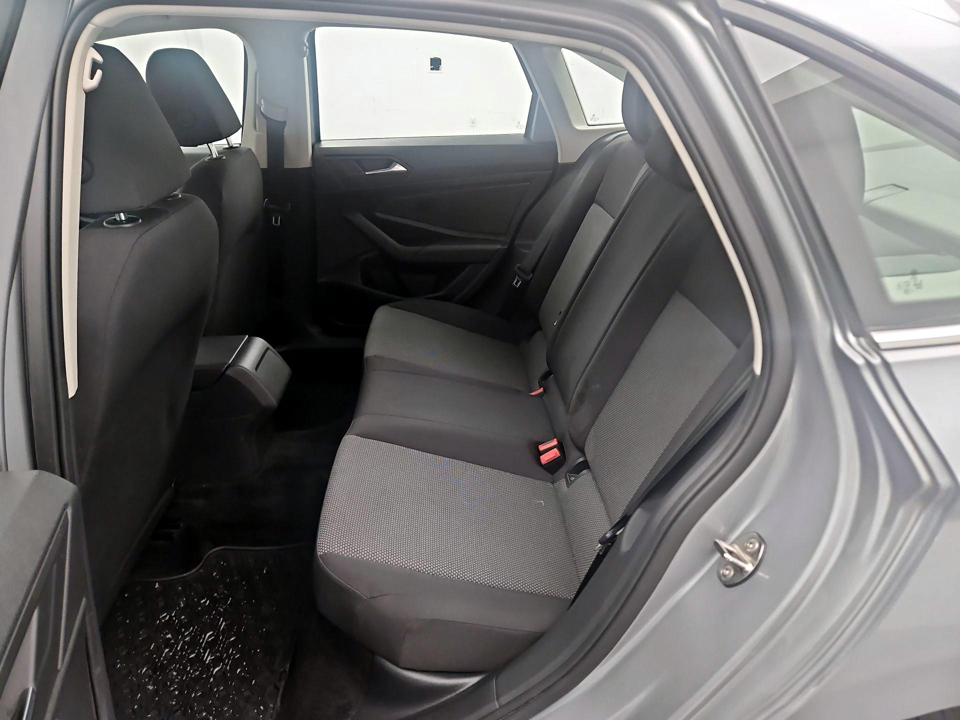 Thumbnail: 2021 Volkswagen Jetta - 16