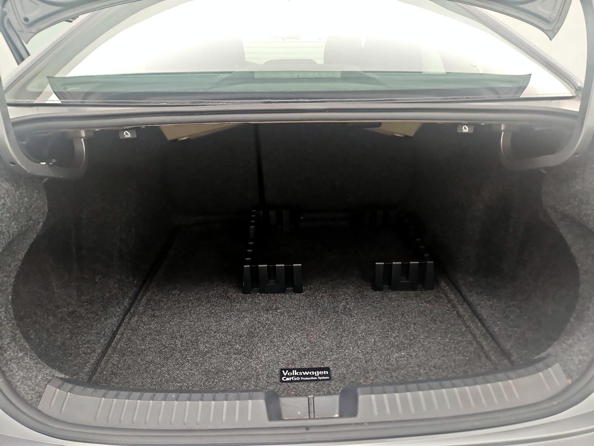 Thumbnail: 2021 Volkswagen Jetta - 17