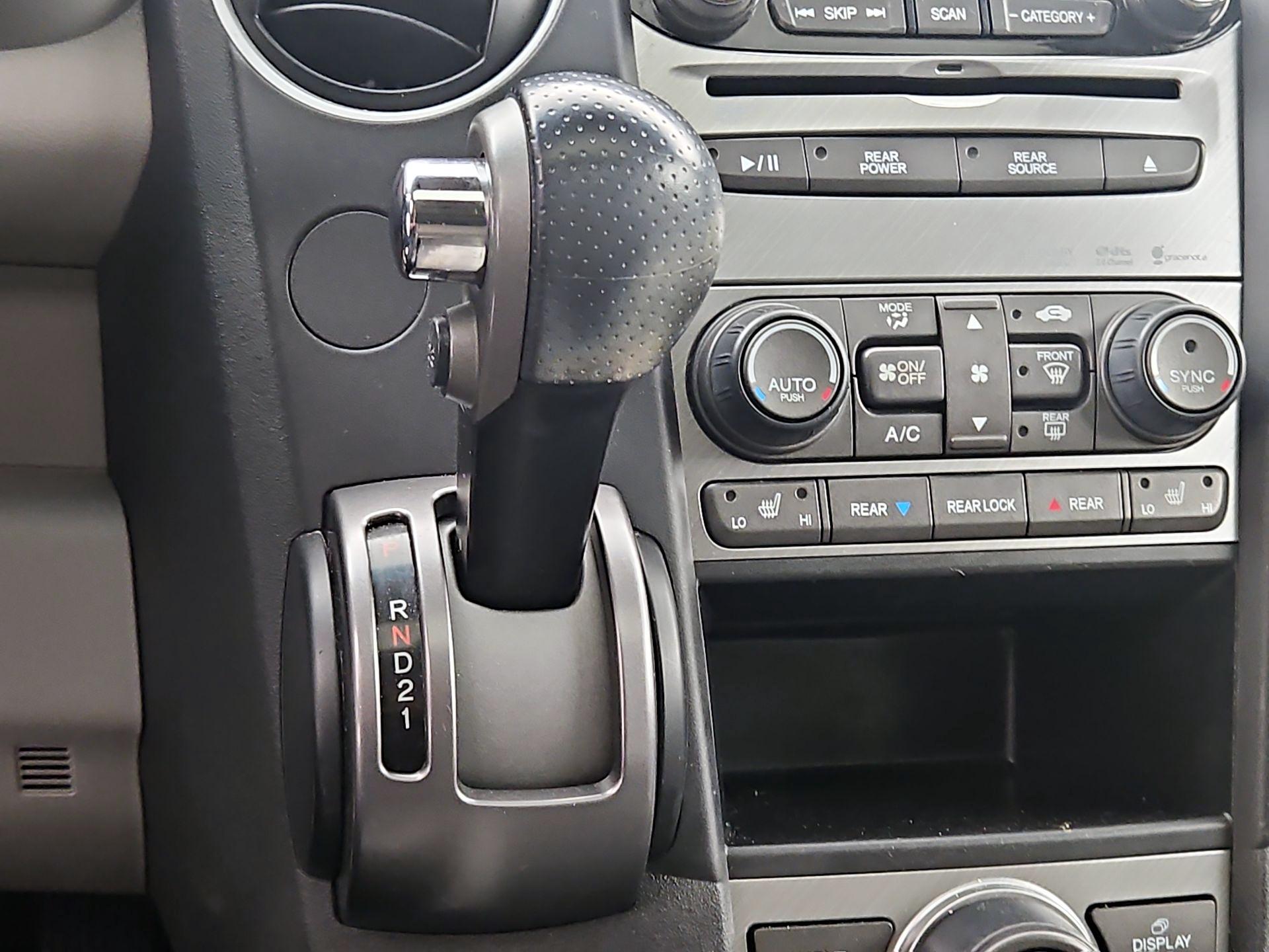 Thumbnail: 2015 Honda Pilot - 17