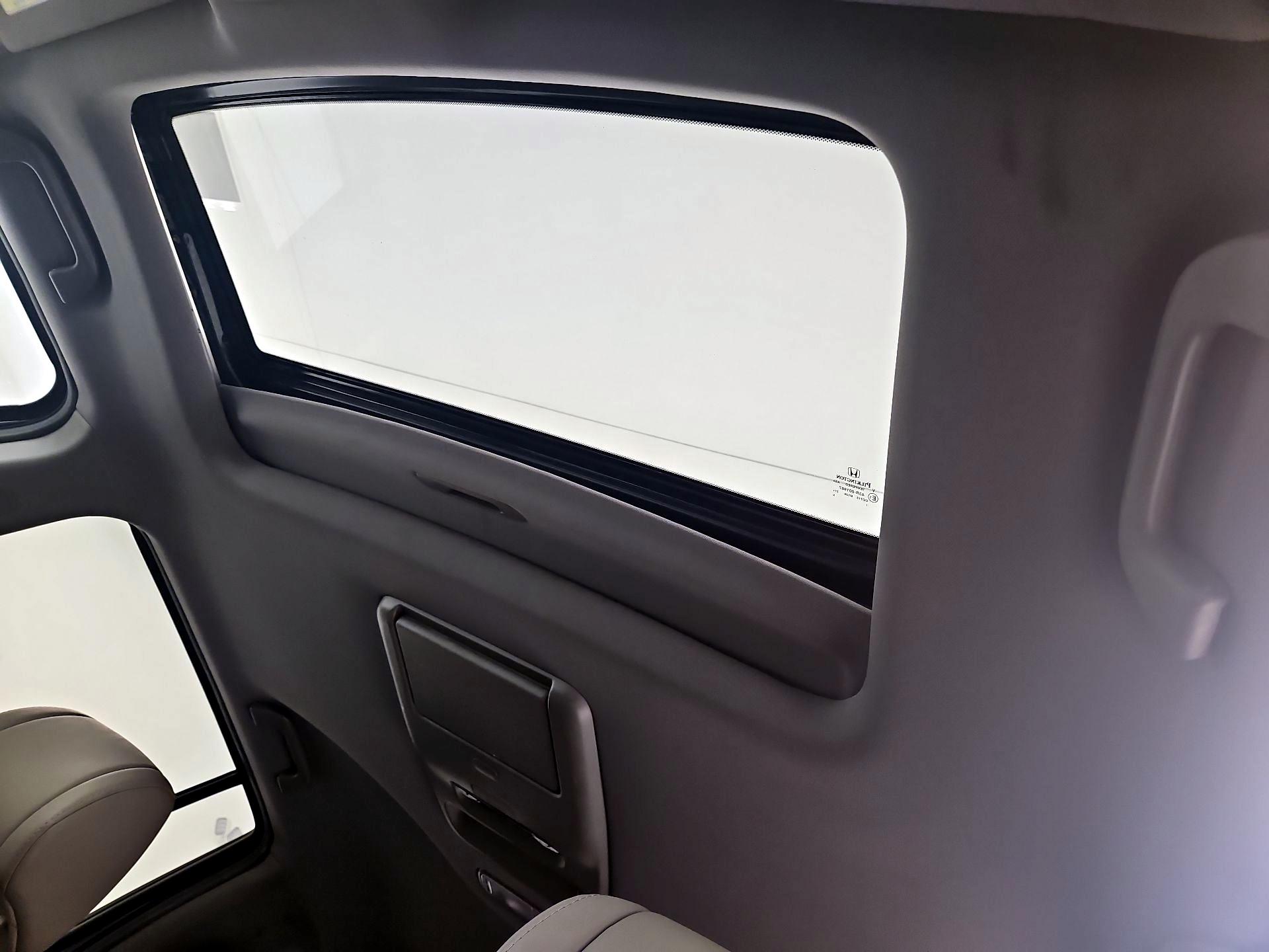 Thumbnail: 2015 Honda Pilot - 19