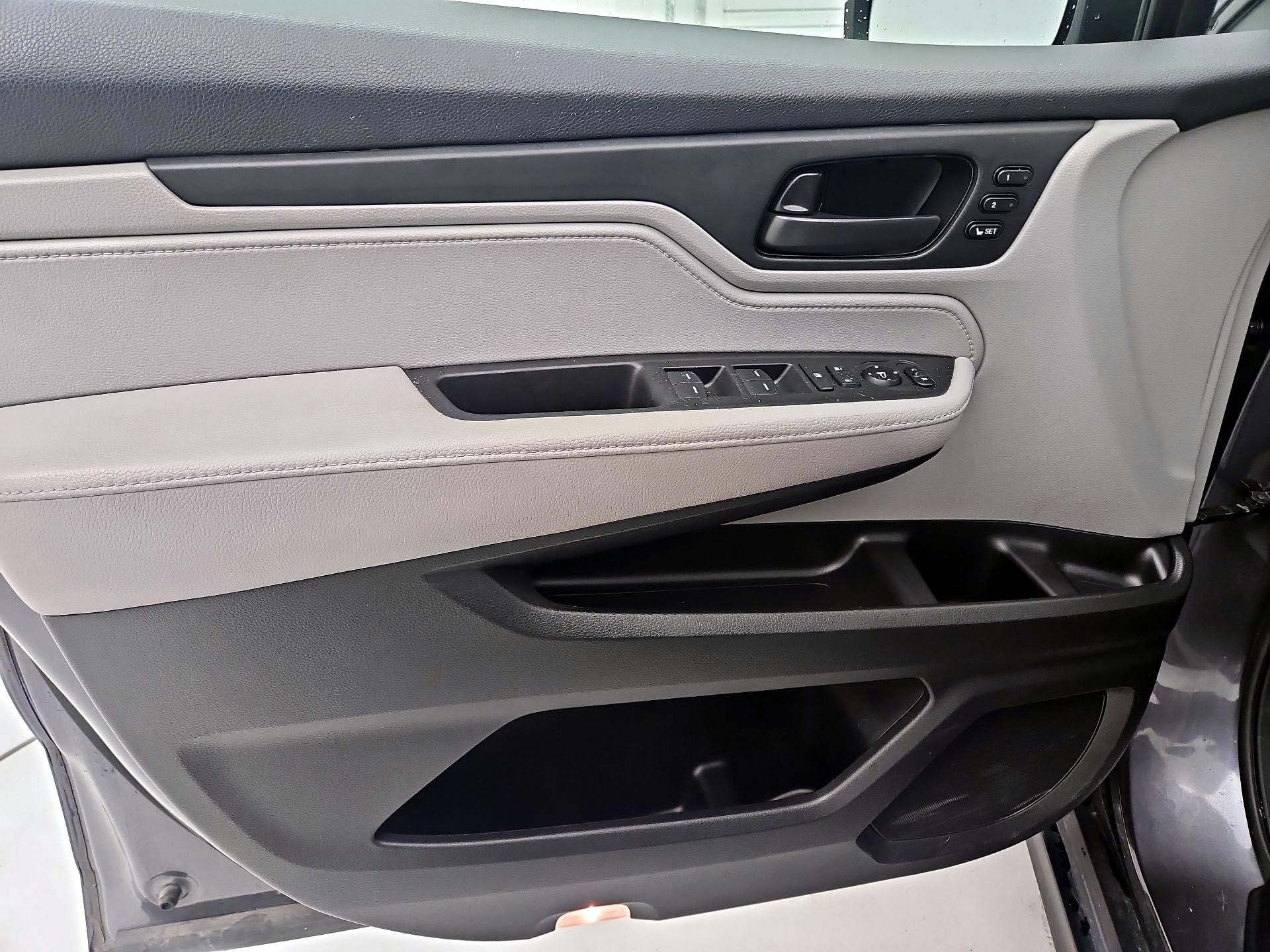 Thumbnail: 2018 Honda Odyssey - 12