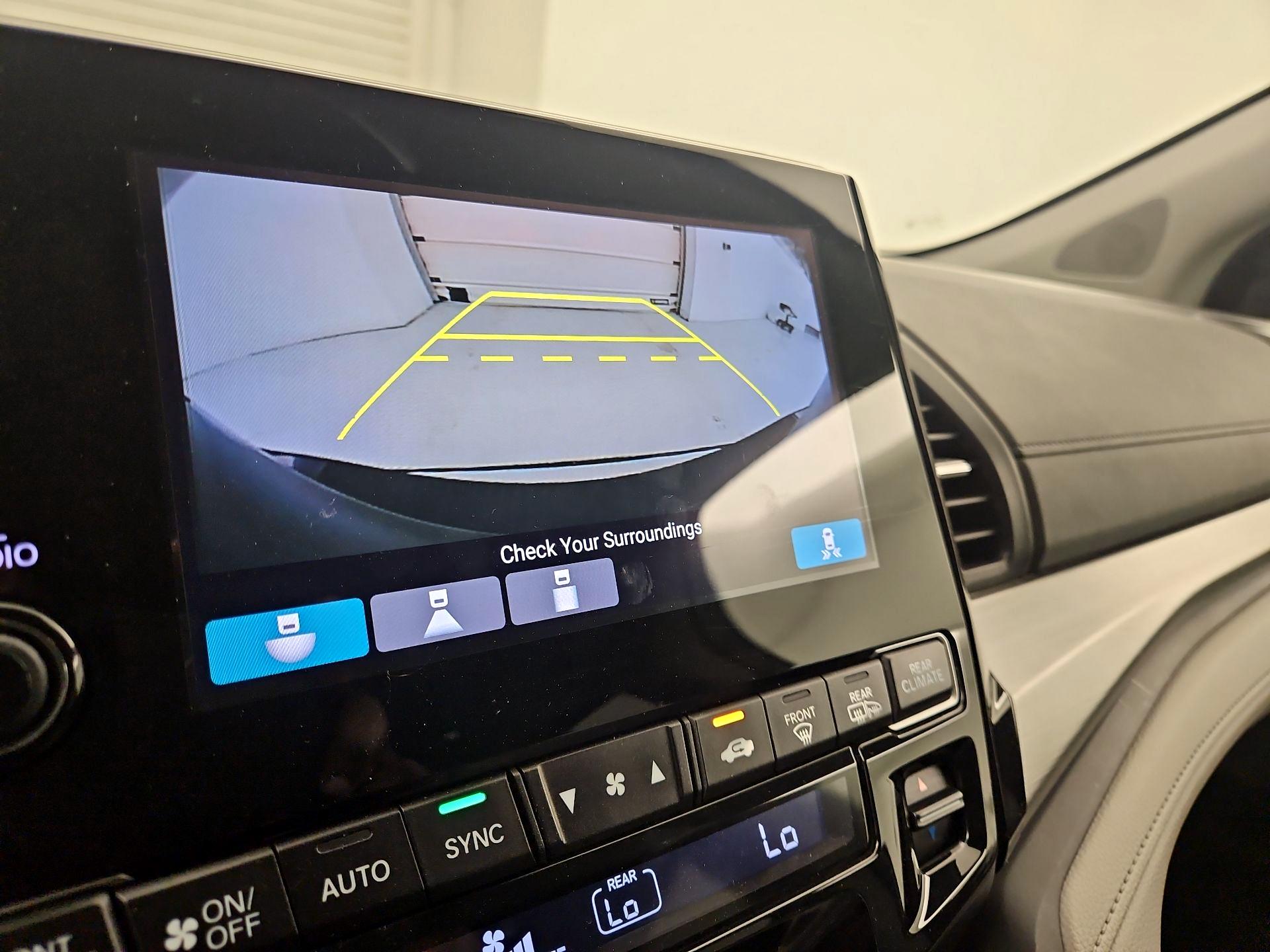 Thumbnail: 2018 Honda Odyssey - 15