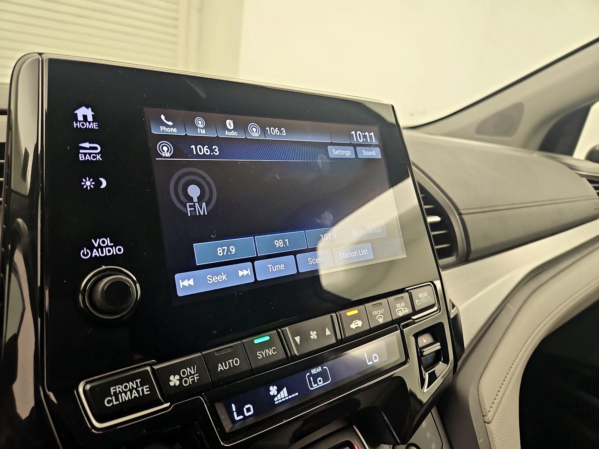 Thumbnail: 2018 Honda Odyssey - 16