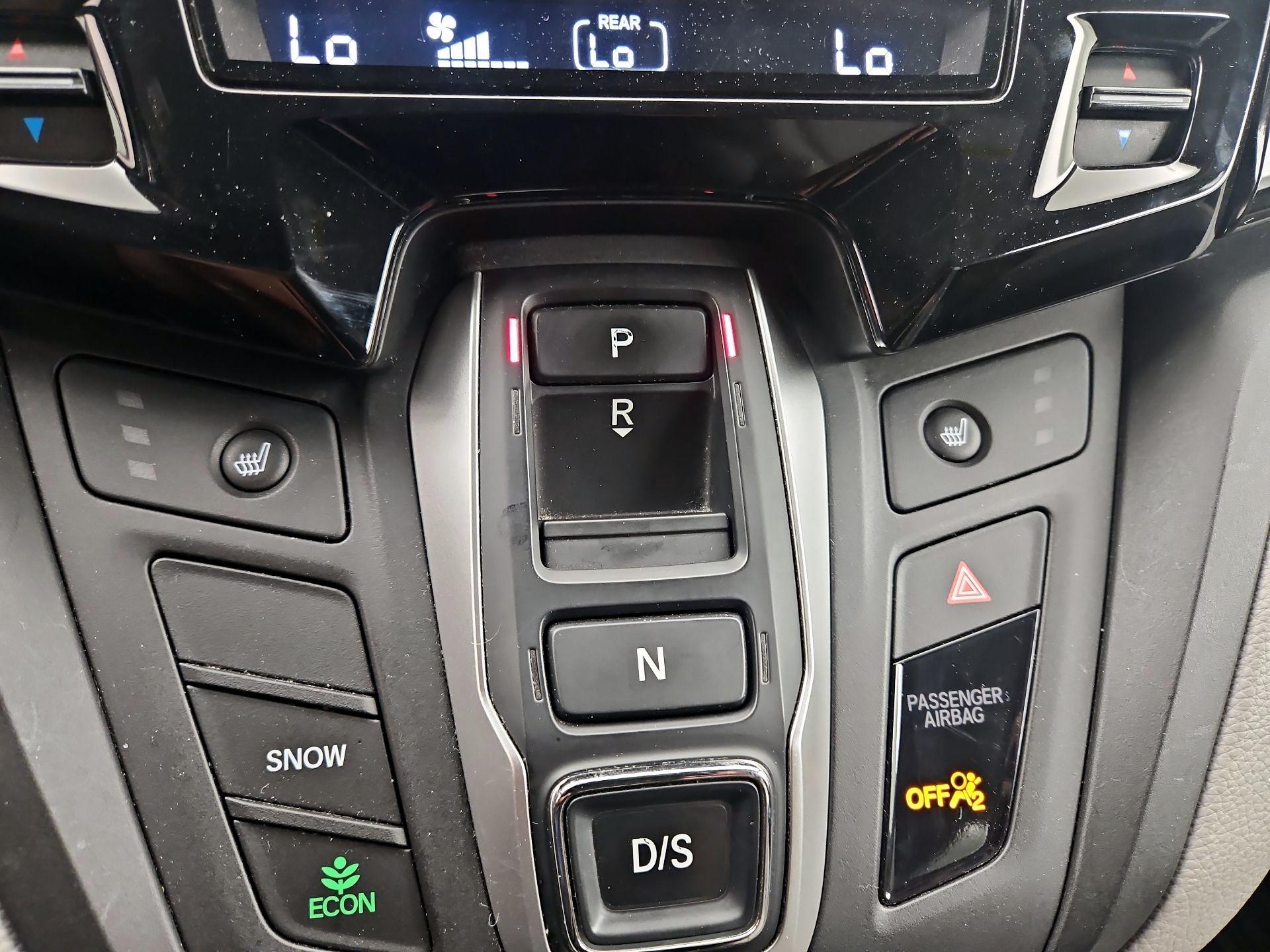 Thumbnail: 2018 Honda Odyssey - 18