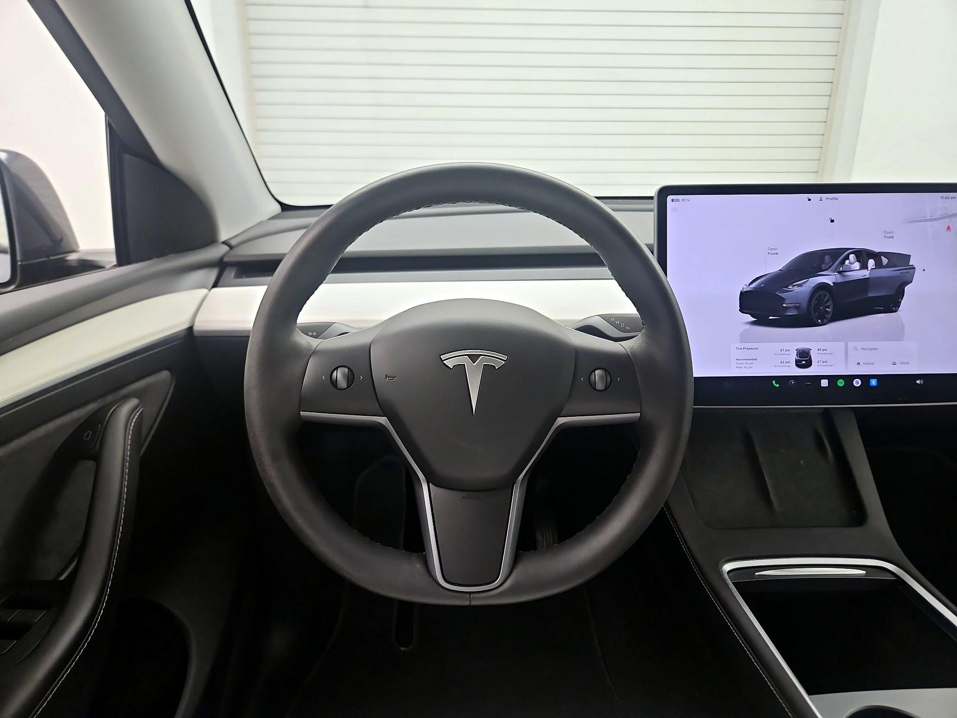 Thumbnail: 2023 Tesla Model Y - 10