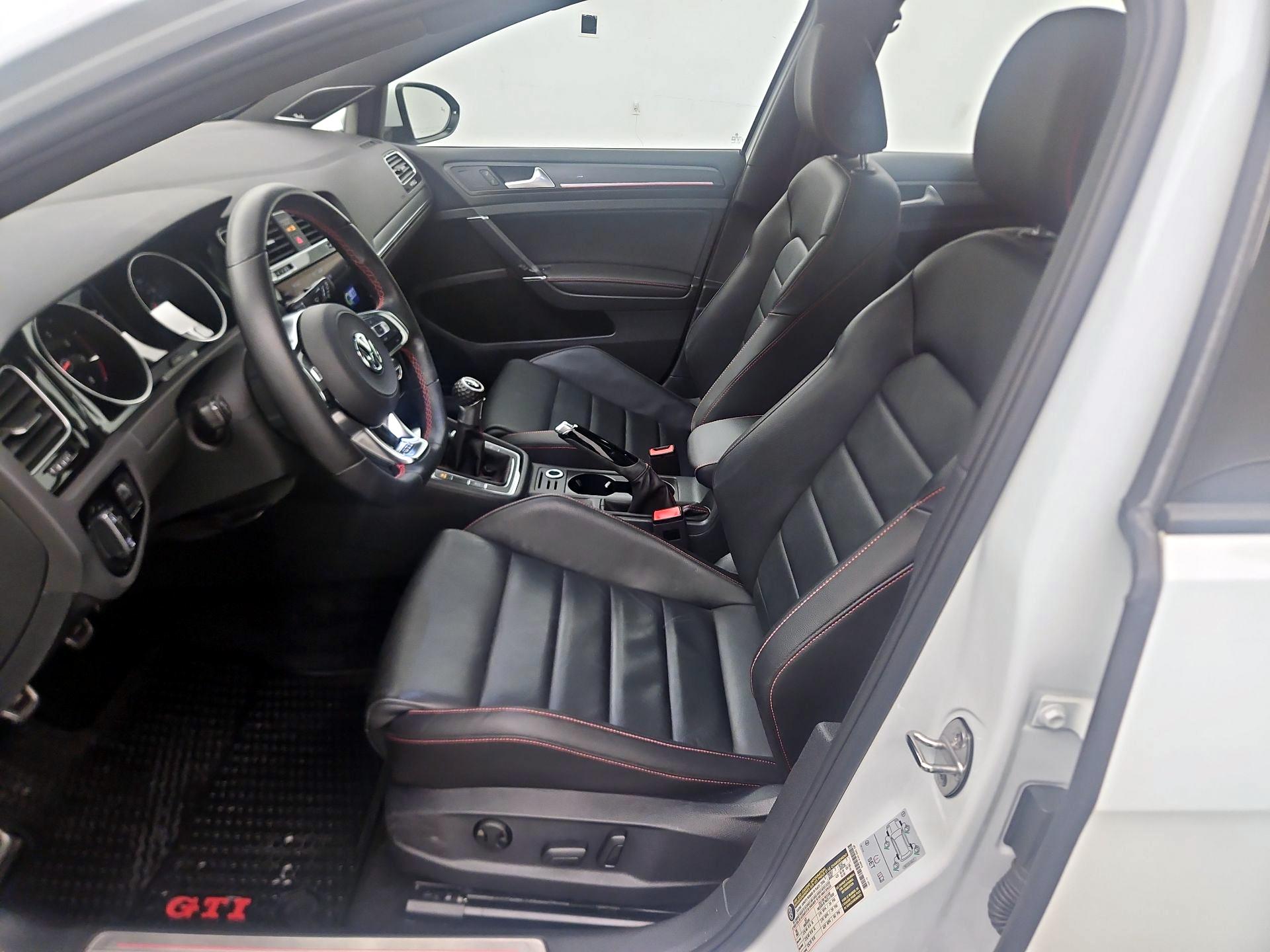 Thumbnail: 2020 Volkswagen Golf - 11