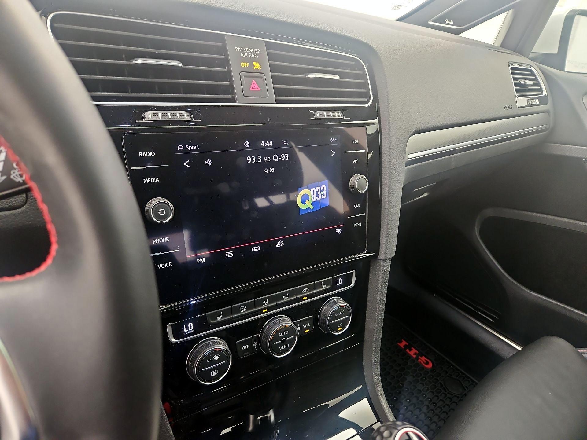 Thumbnail: 2020 Volkswagen Golf - 14