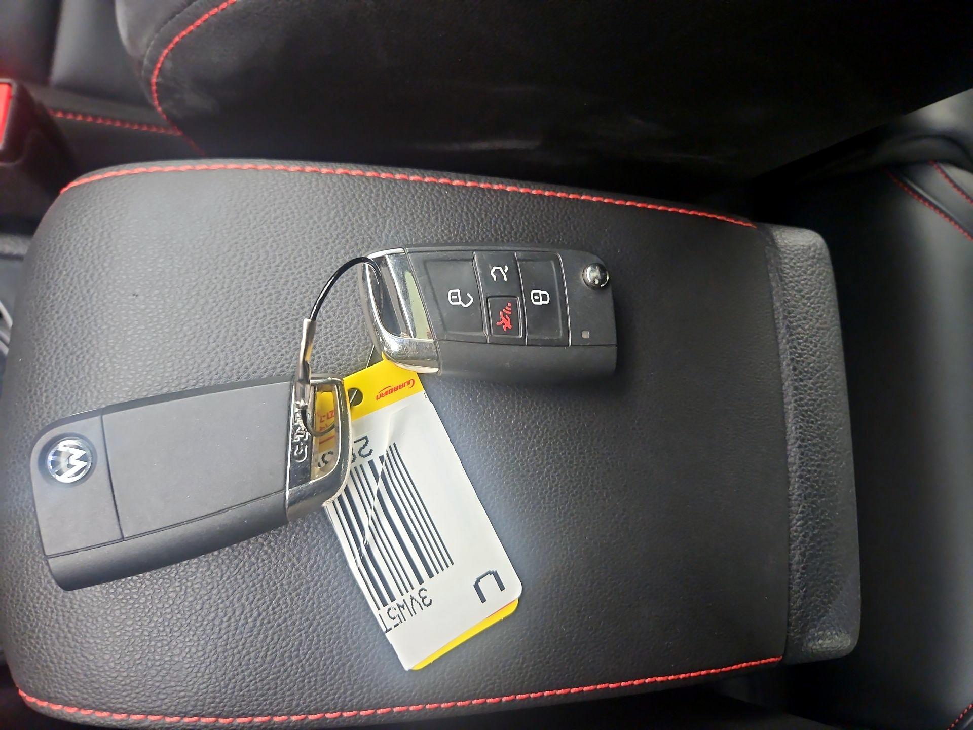 Thumbnail: 2020 Volkswagen Golf - 19