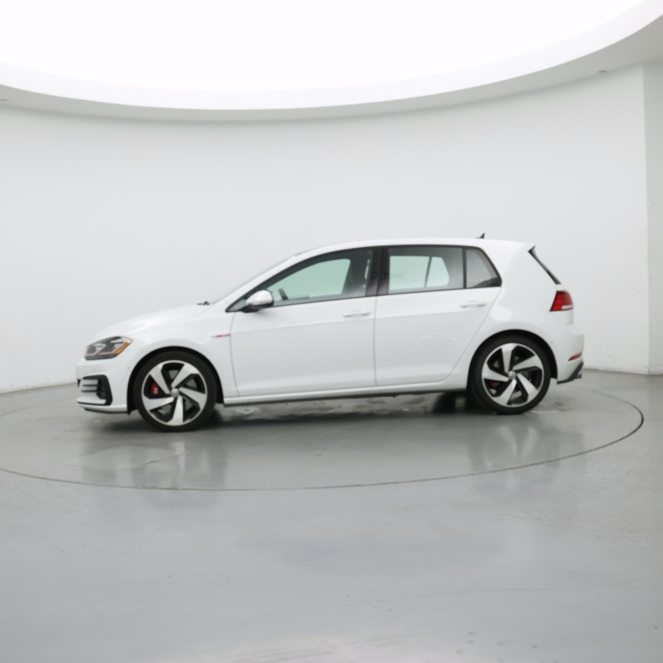 Thumbnail: 2020 Volkswagen Golf - 3