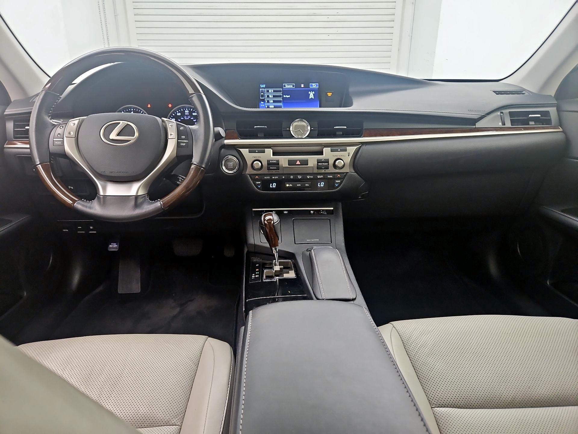 Thumbnail: 2015 Lexus ES - 9