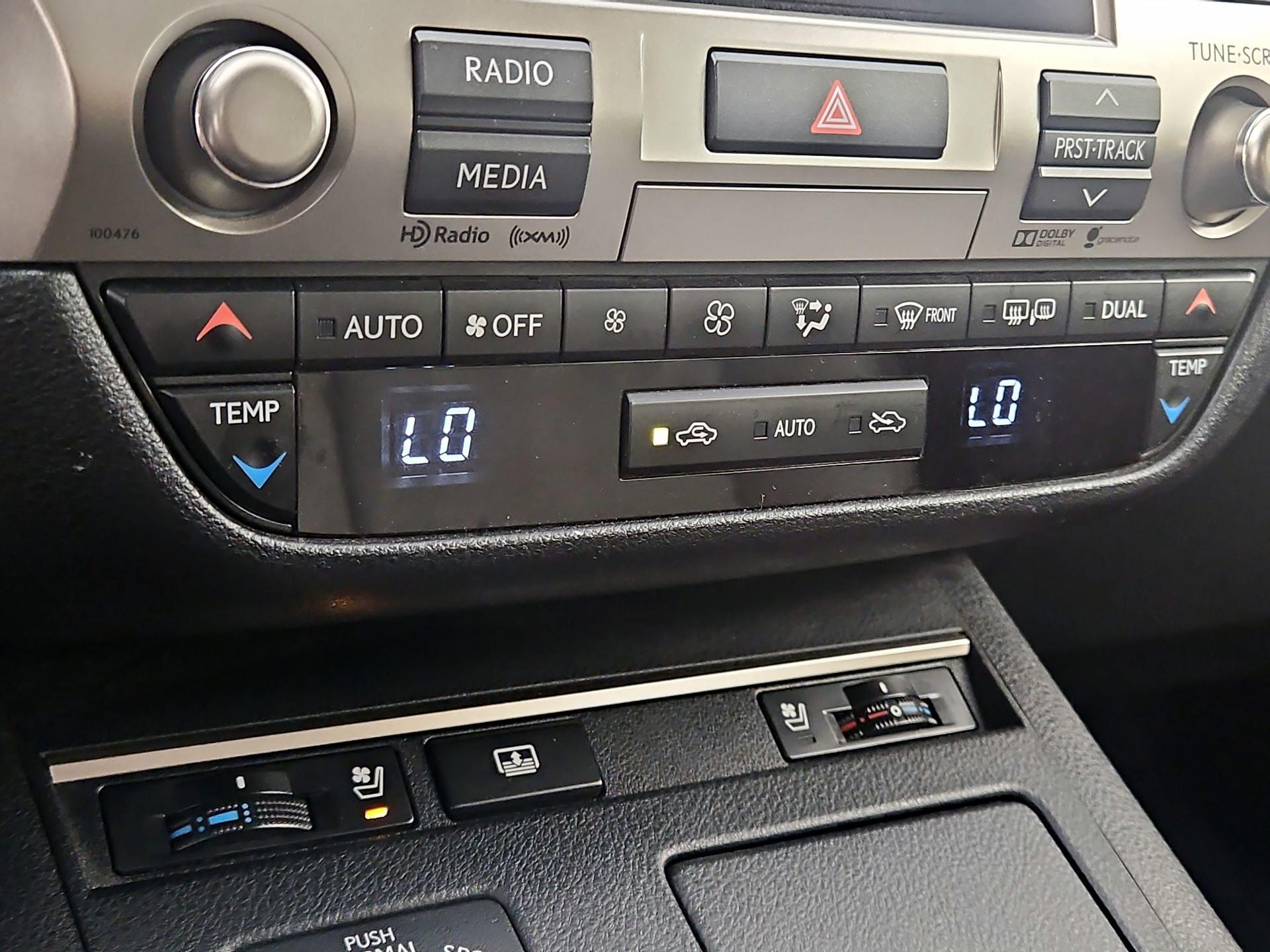 Thumbnail: 2015 Lexus ES - 16