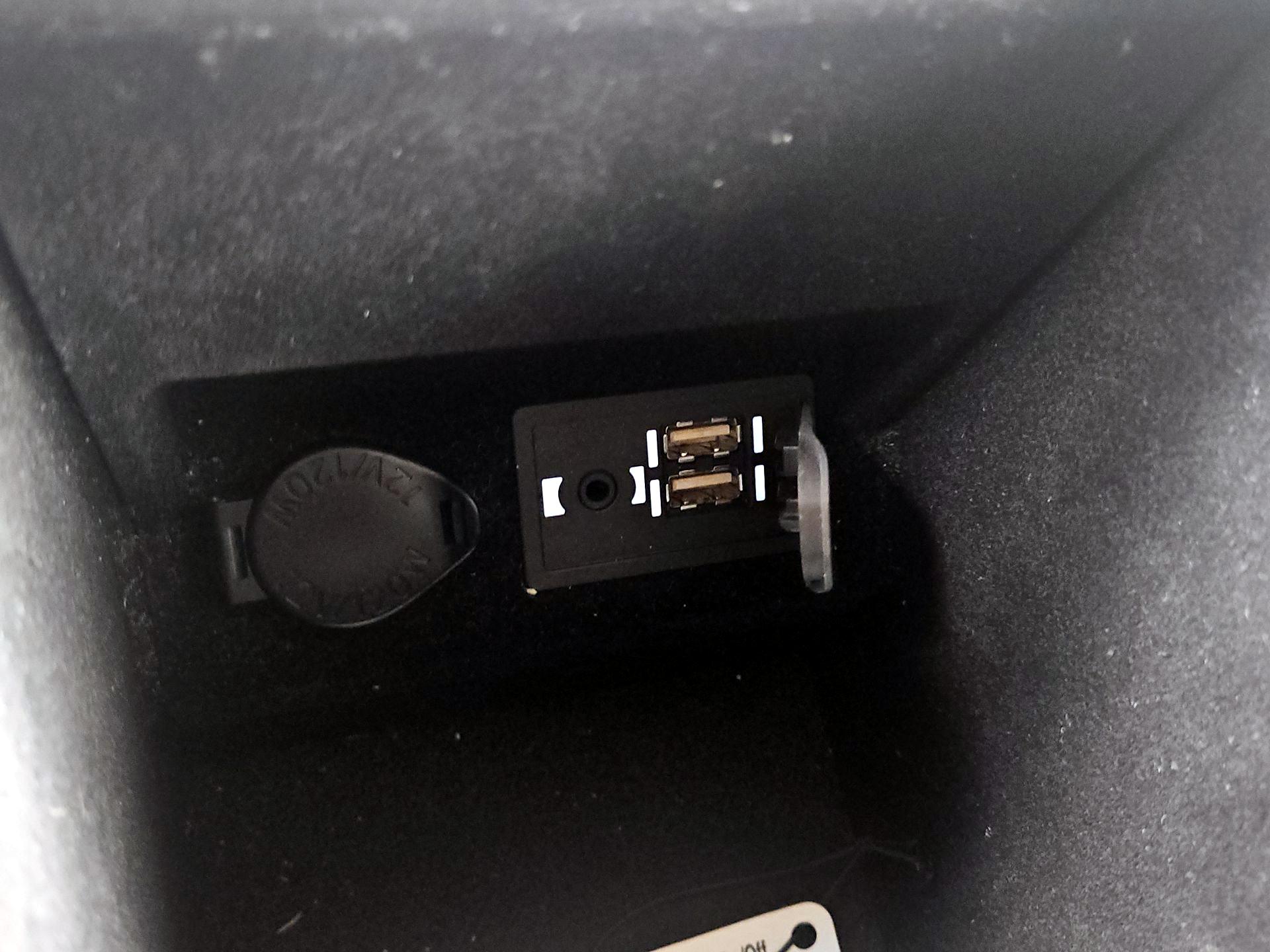 Thumbnail: 2015 Lexus ES - 18