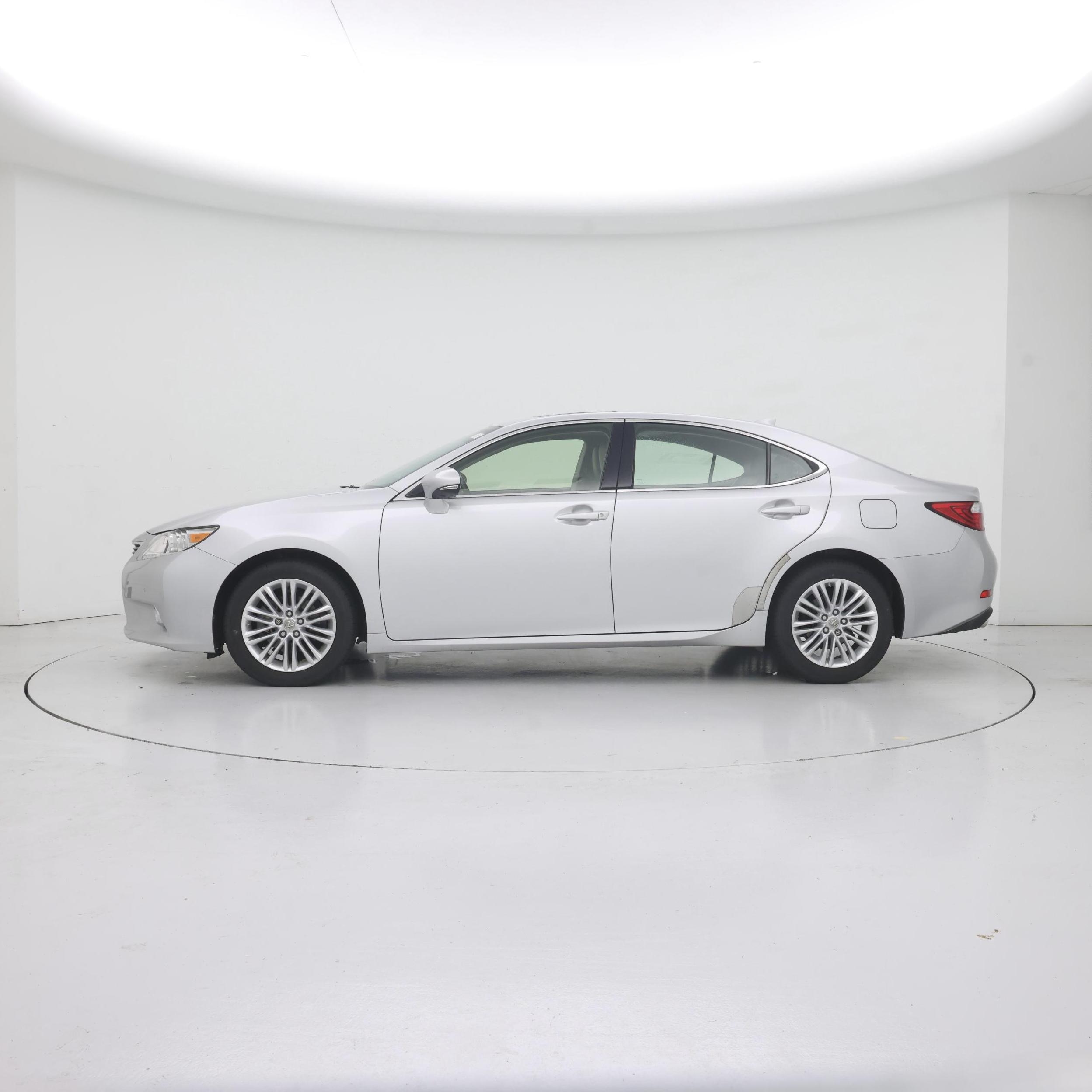 Thumbnail: 2015 Lexus ES - 3