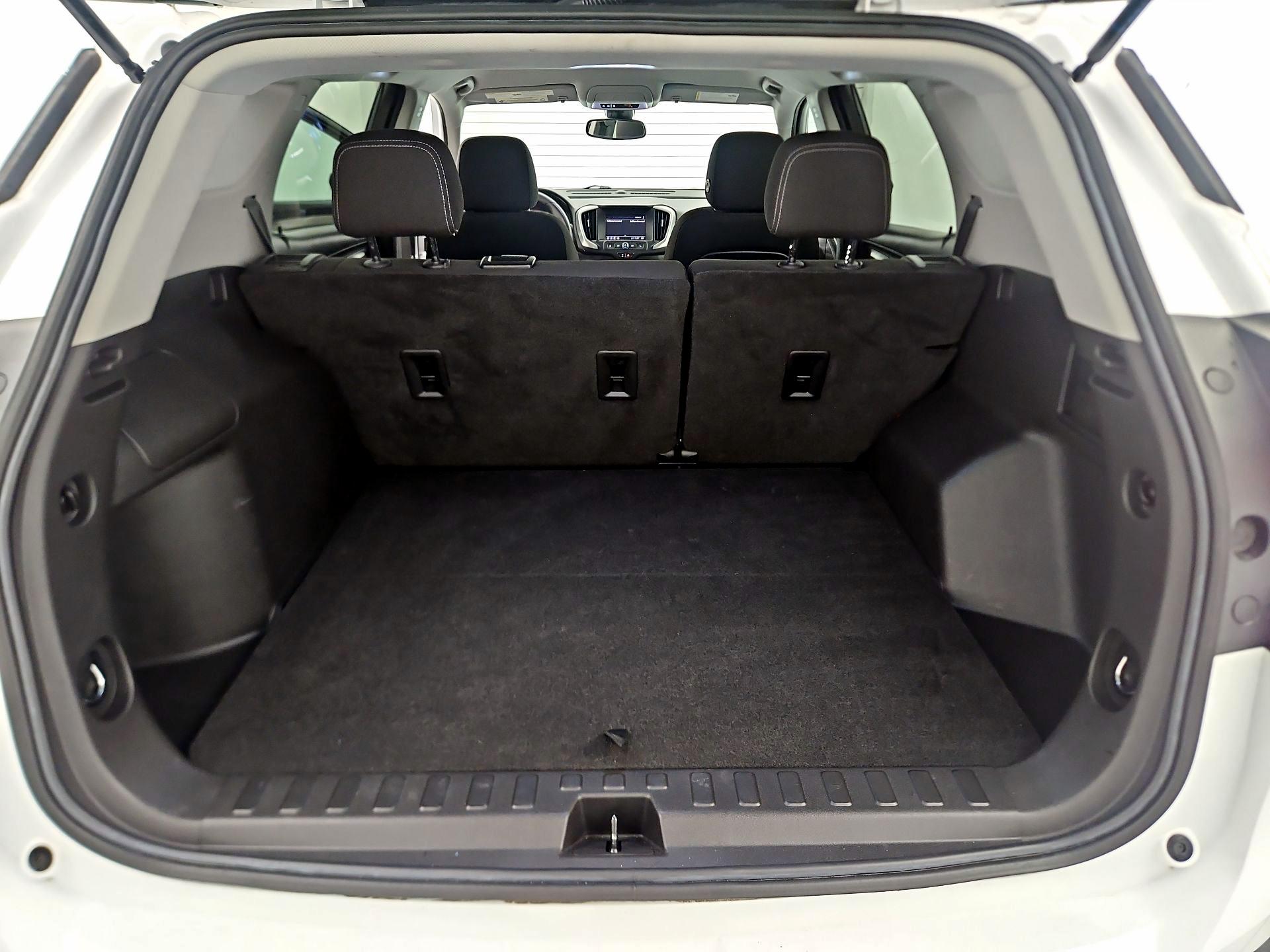 Thumbnail: 2022 GMC Terrain - 17