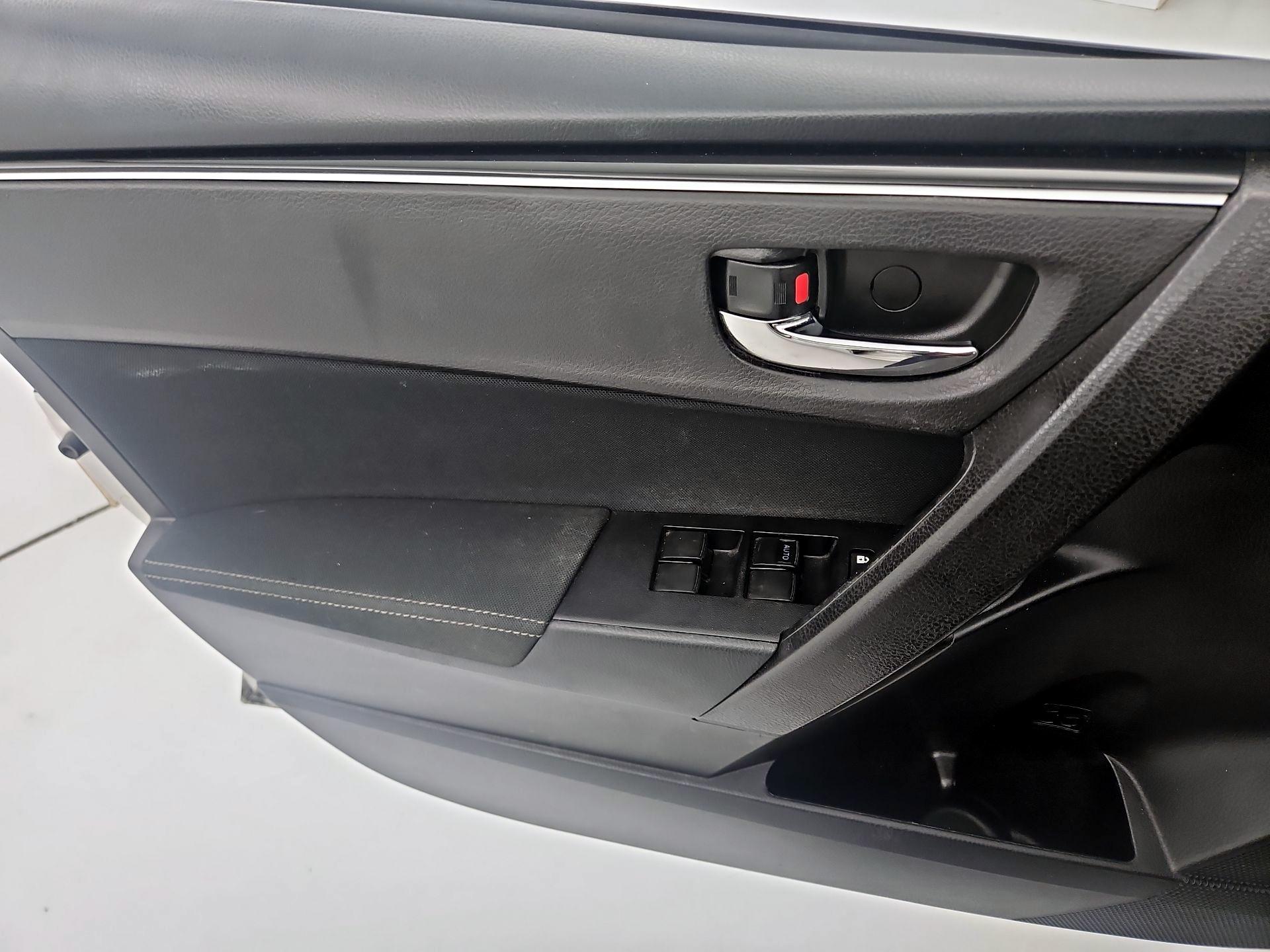 Thumbnail: 2018 Toyota Corolla - 12