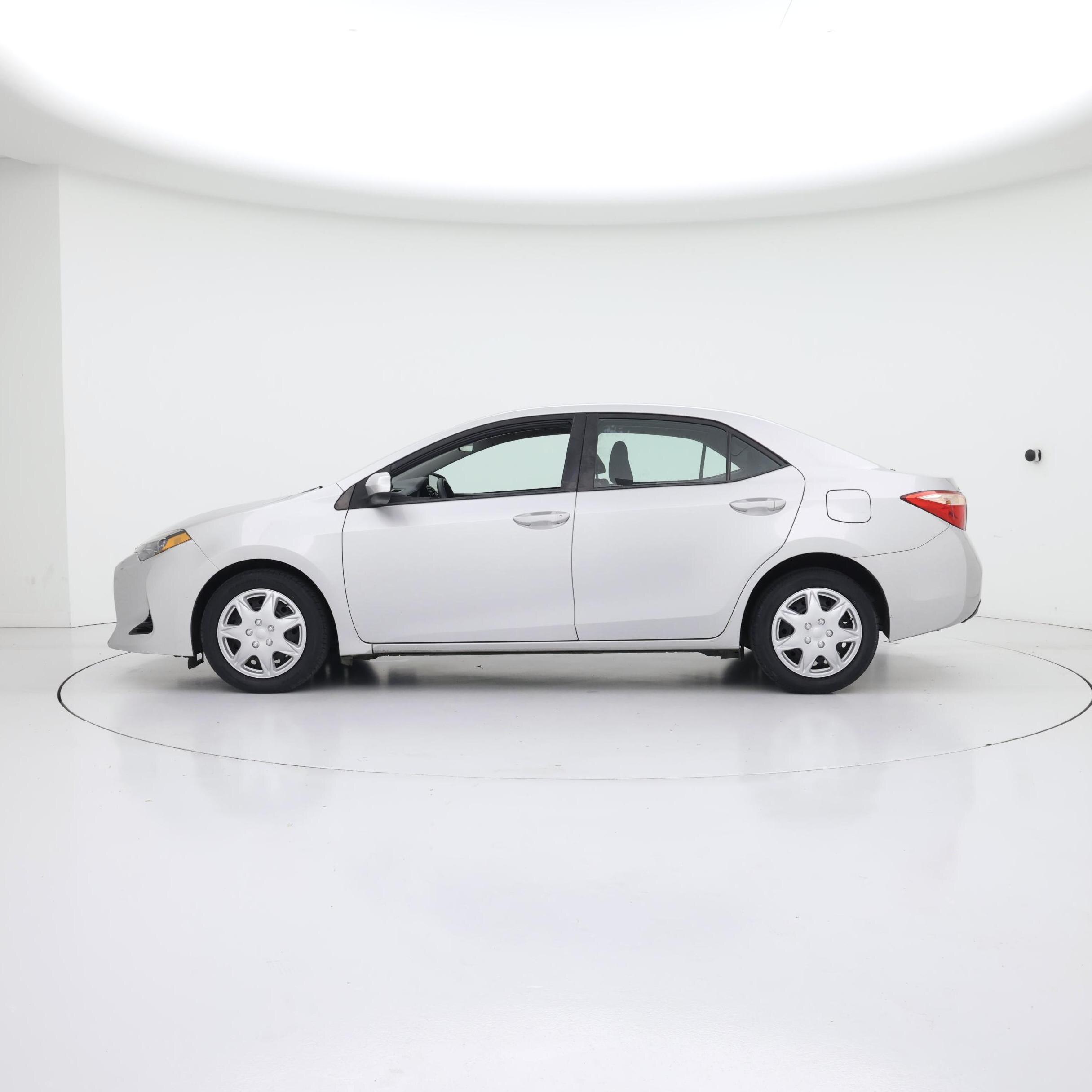 Thumbnail: 2018 Toyota Corolla - 3