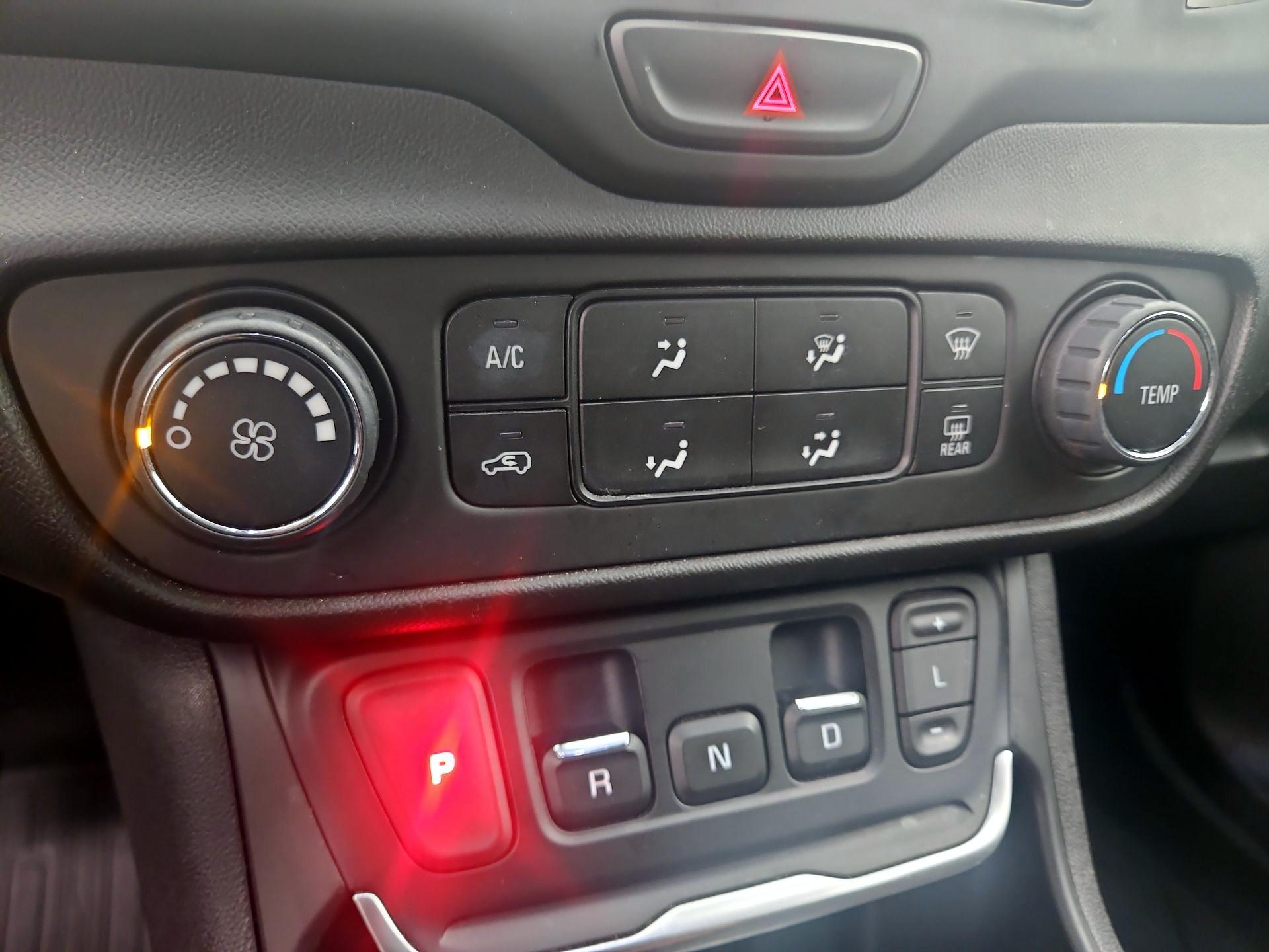 Thumbnail: 2019 GMC Terrain - 16