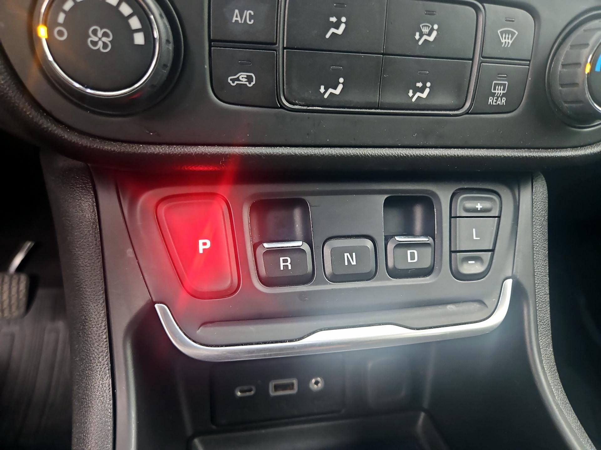 Thumbnail: 2019 GMC Terrain - 17