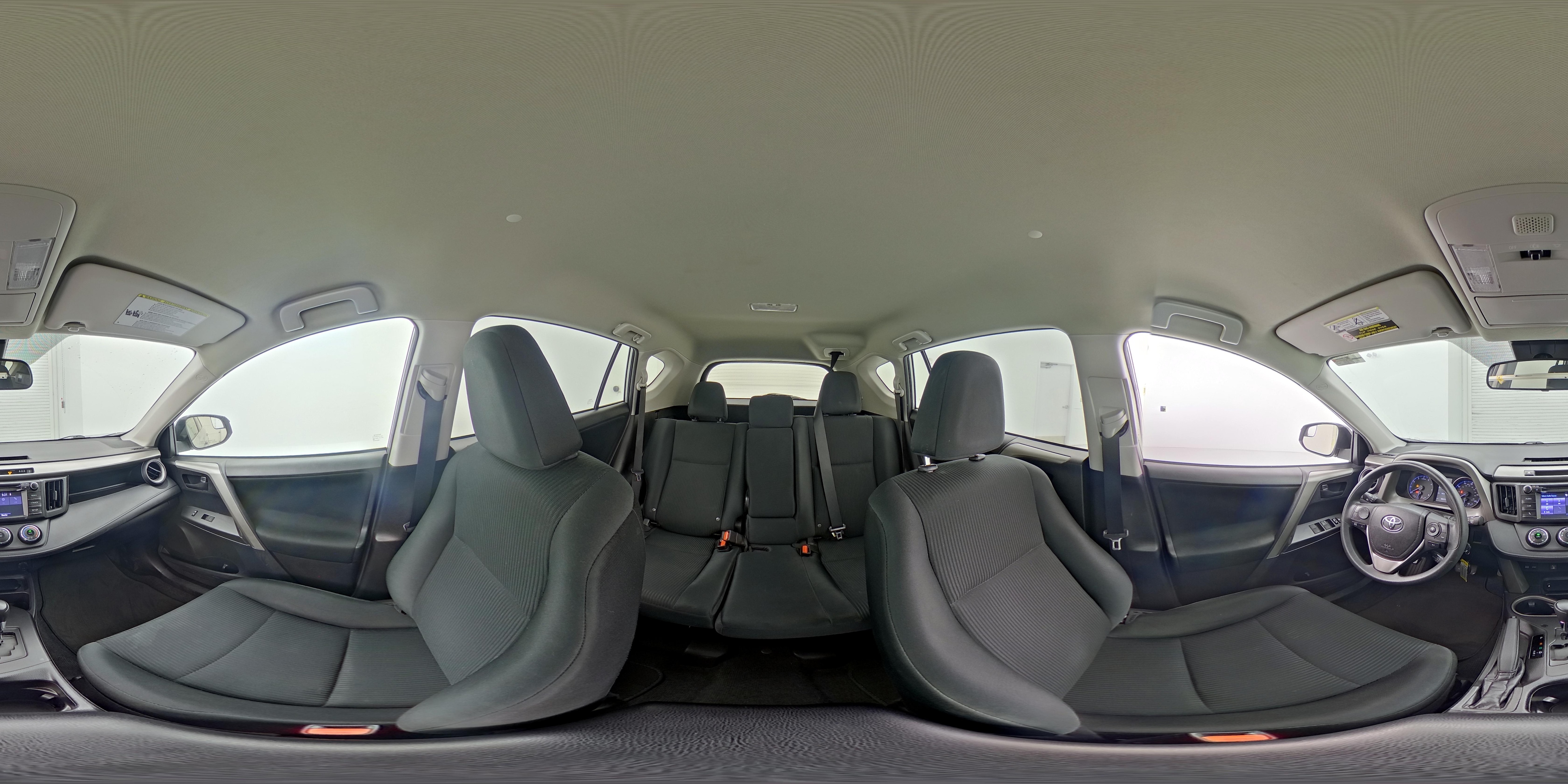 2018 Toyota RAV4 LE - Photo 24