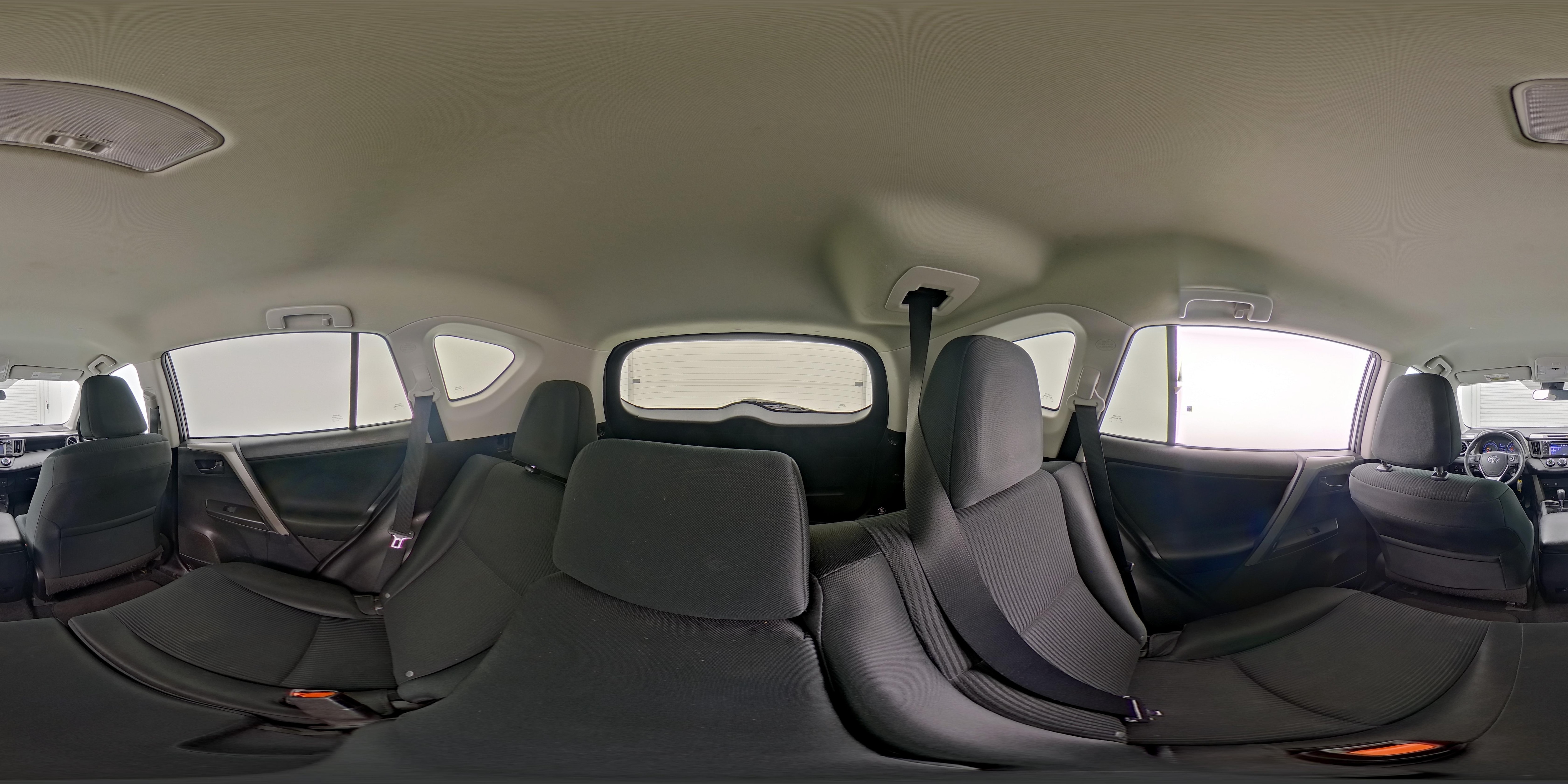 2018 Toyota RAV4 LE - Photo 25