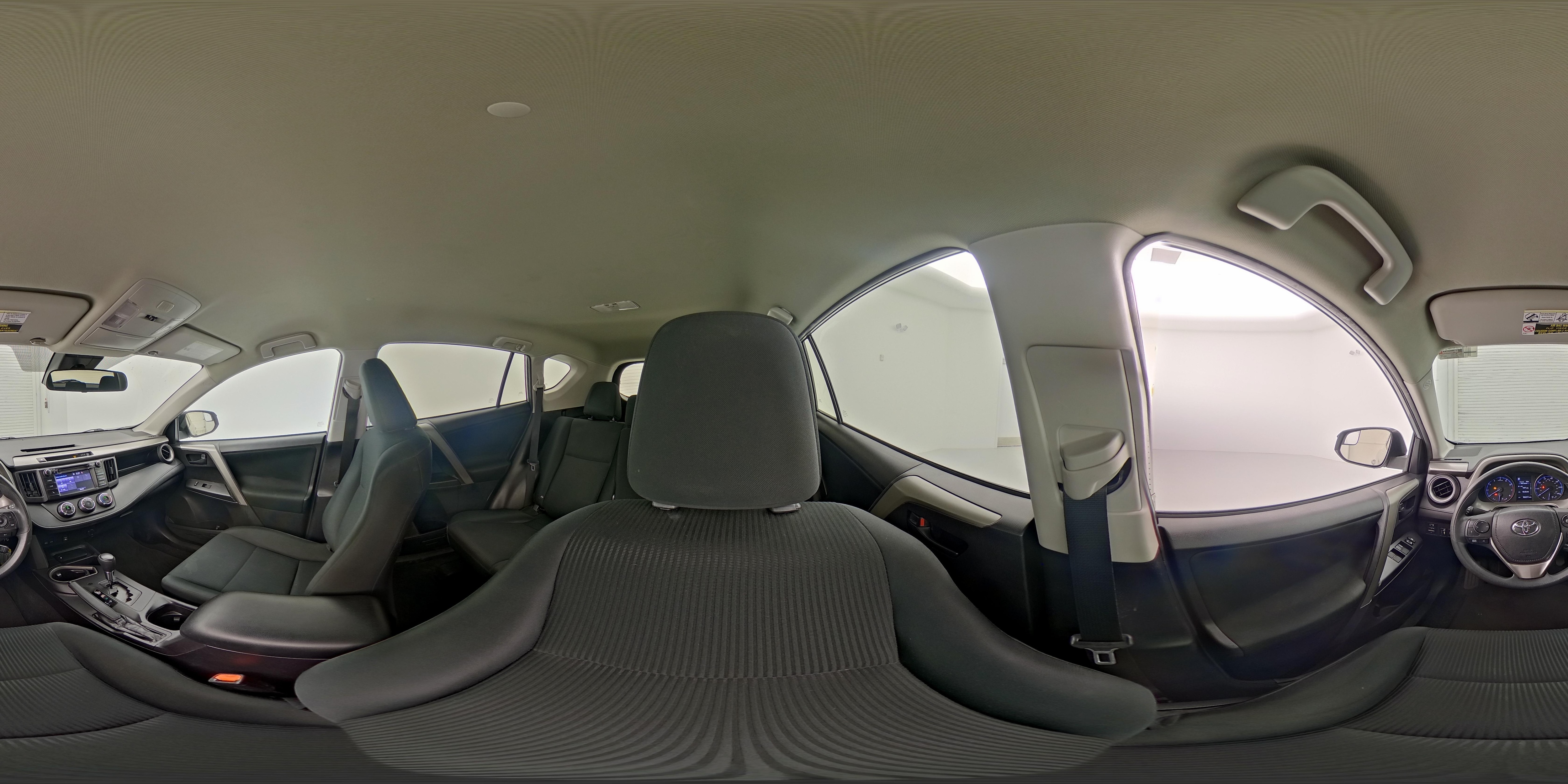 2018 Toyota RAV4 LE - Photo 26