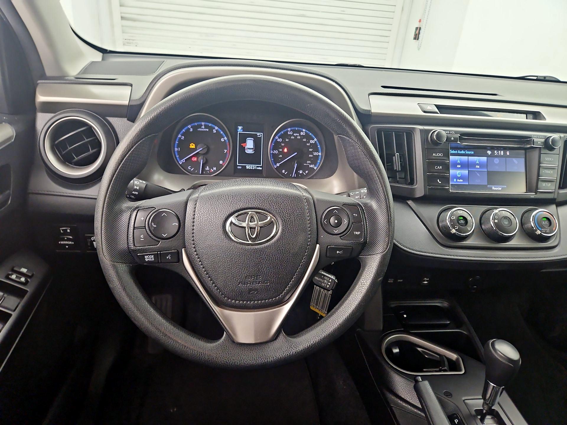 Thumbnail: 2018 Toyota RAV4 - 10