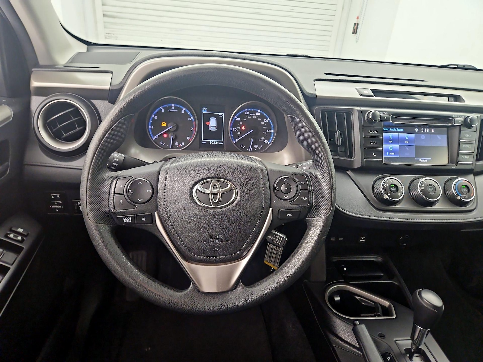2018 Toyota RAV4 LE - Photo 11