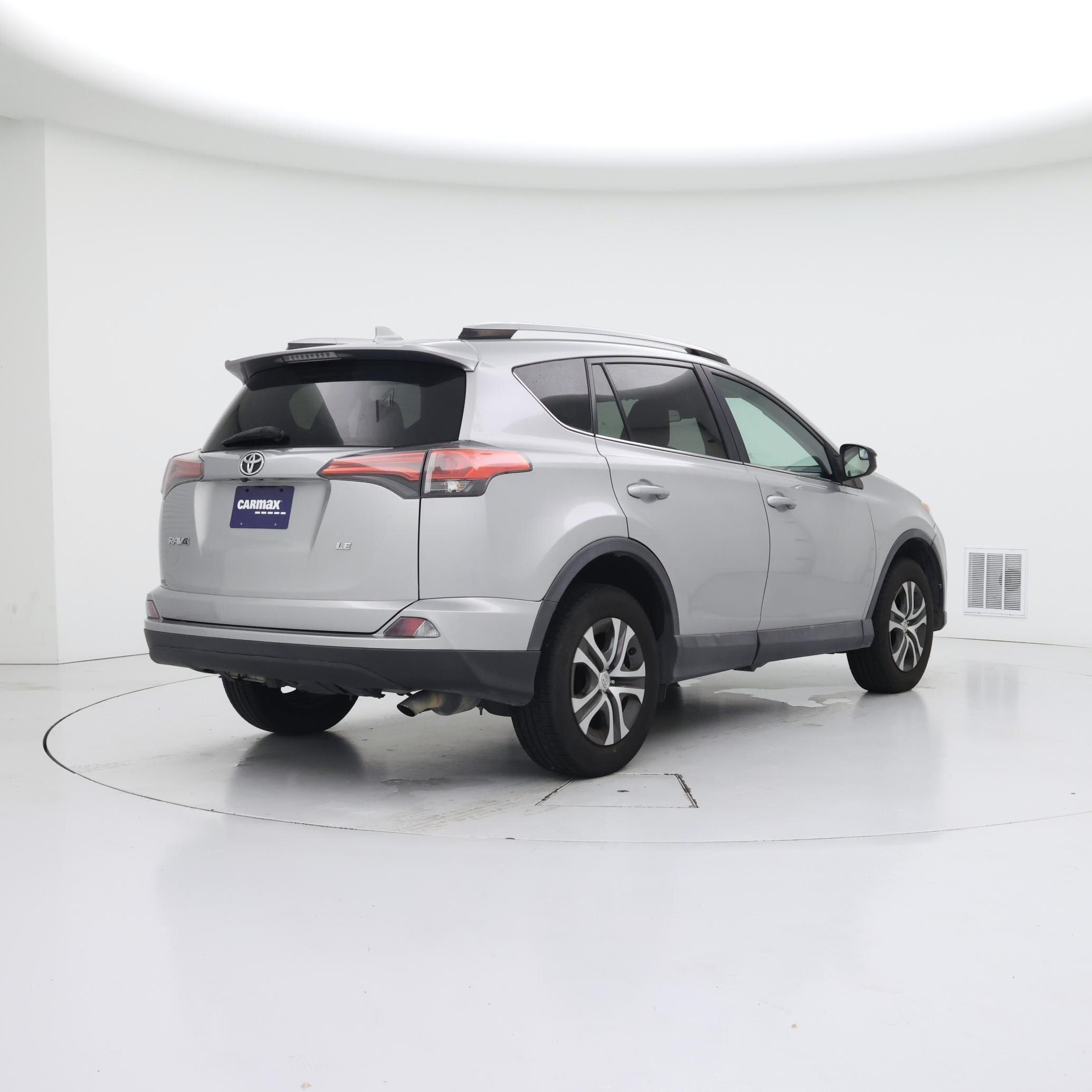 Thumbnail: 2018 Toyota RAV4 - 8