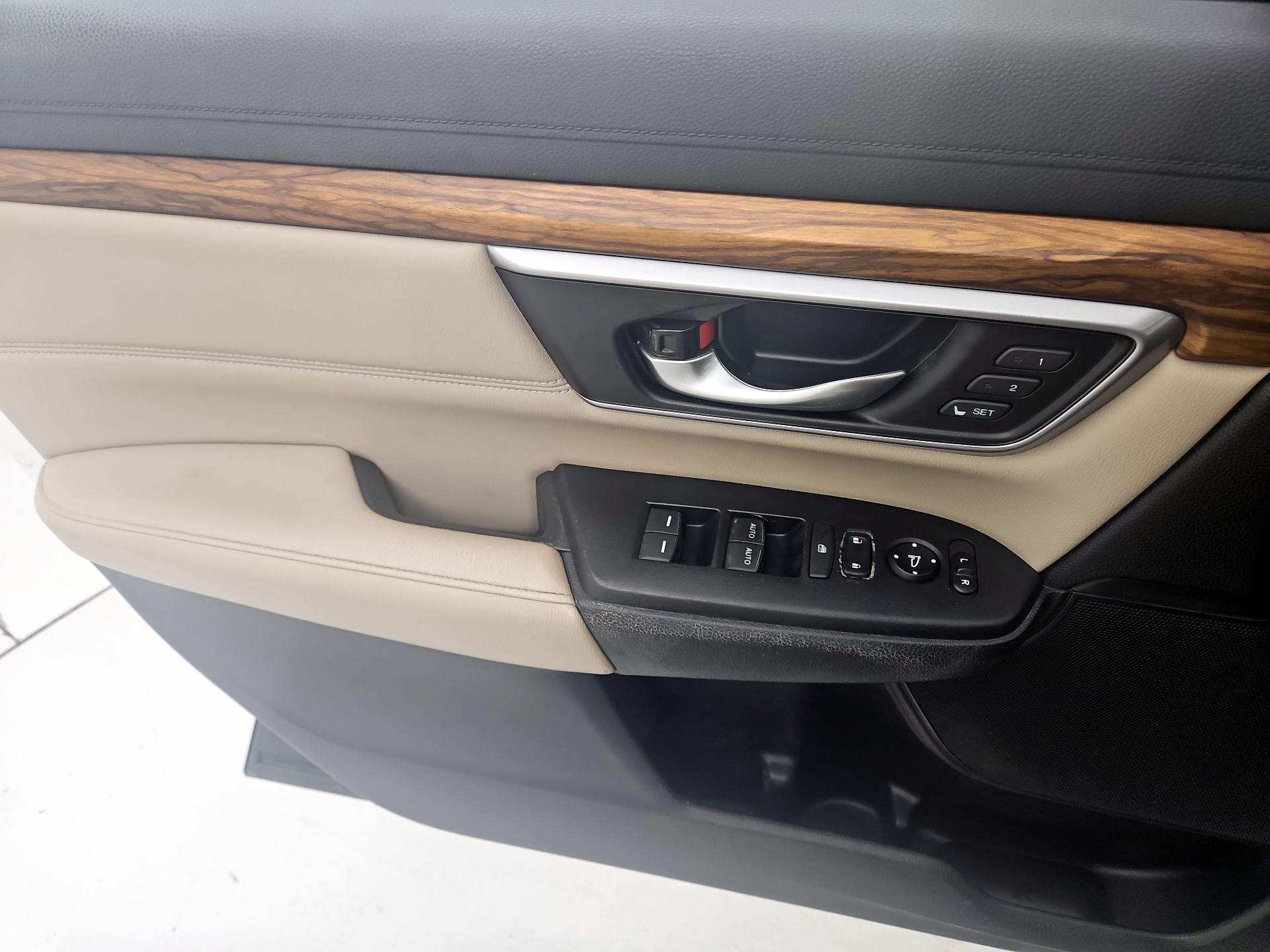 Thumbnail: 2017 Honda CR-V - 12