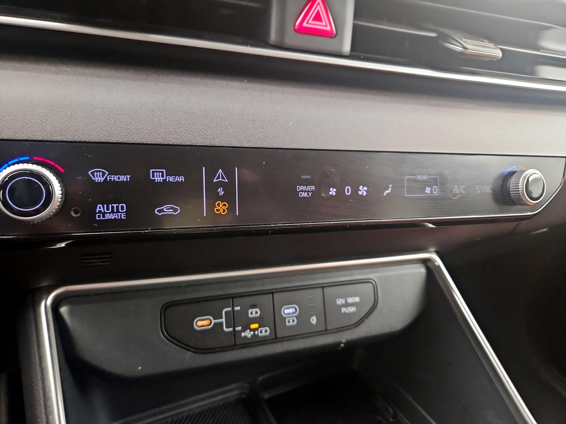 Thumbnail: 2025 Kia Carnival - 16