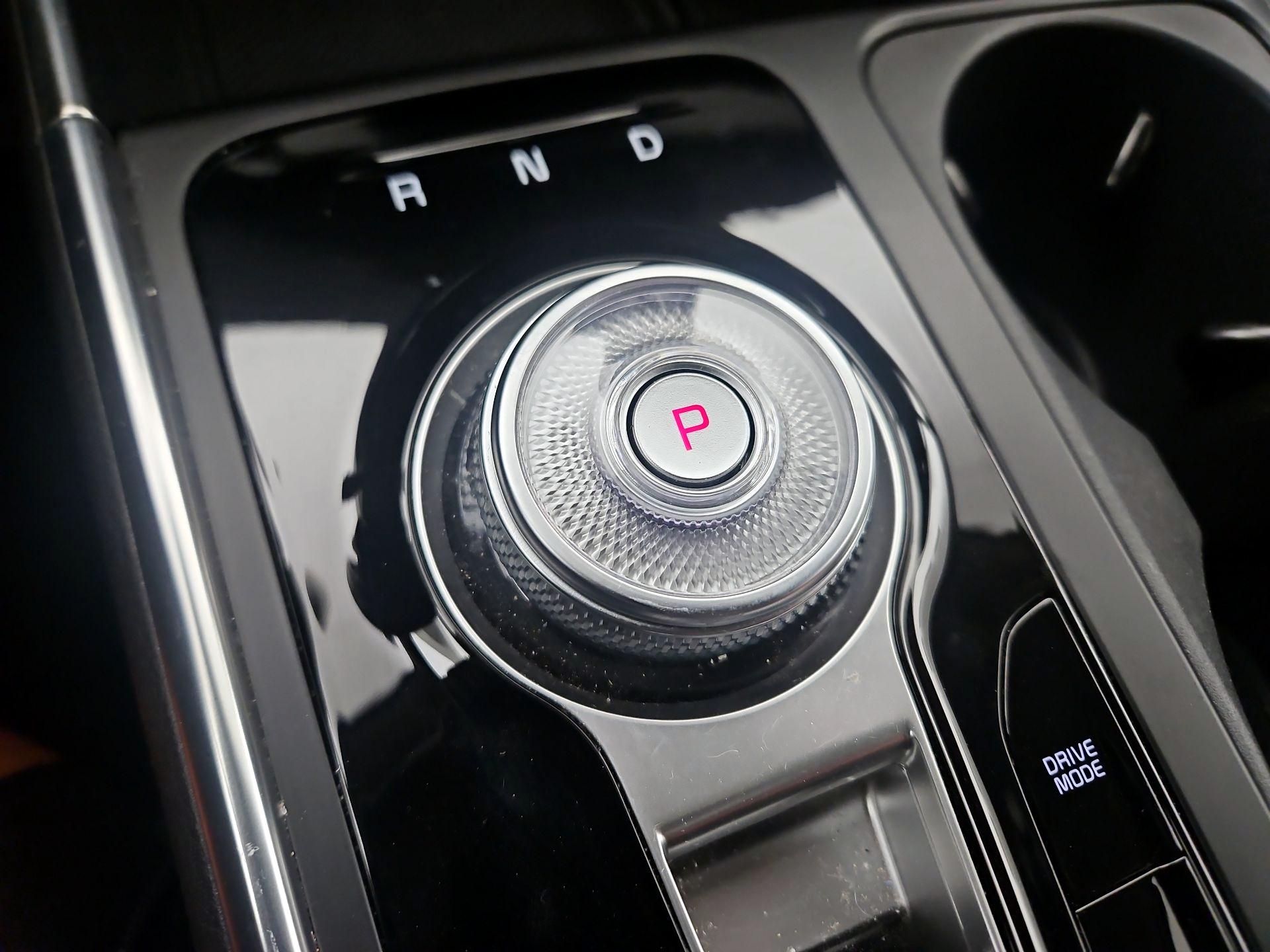 Thumbnail: 2025 Kia Carnival - 17