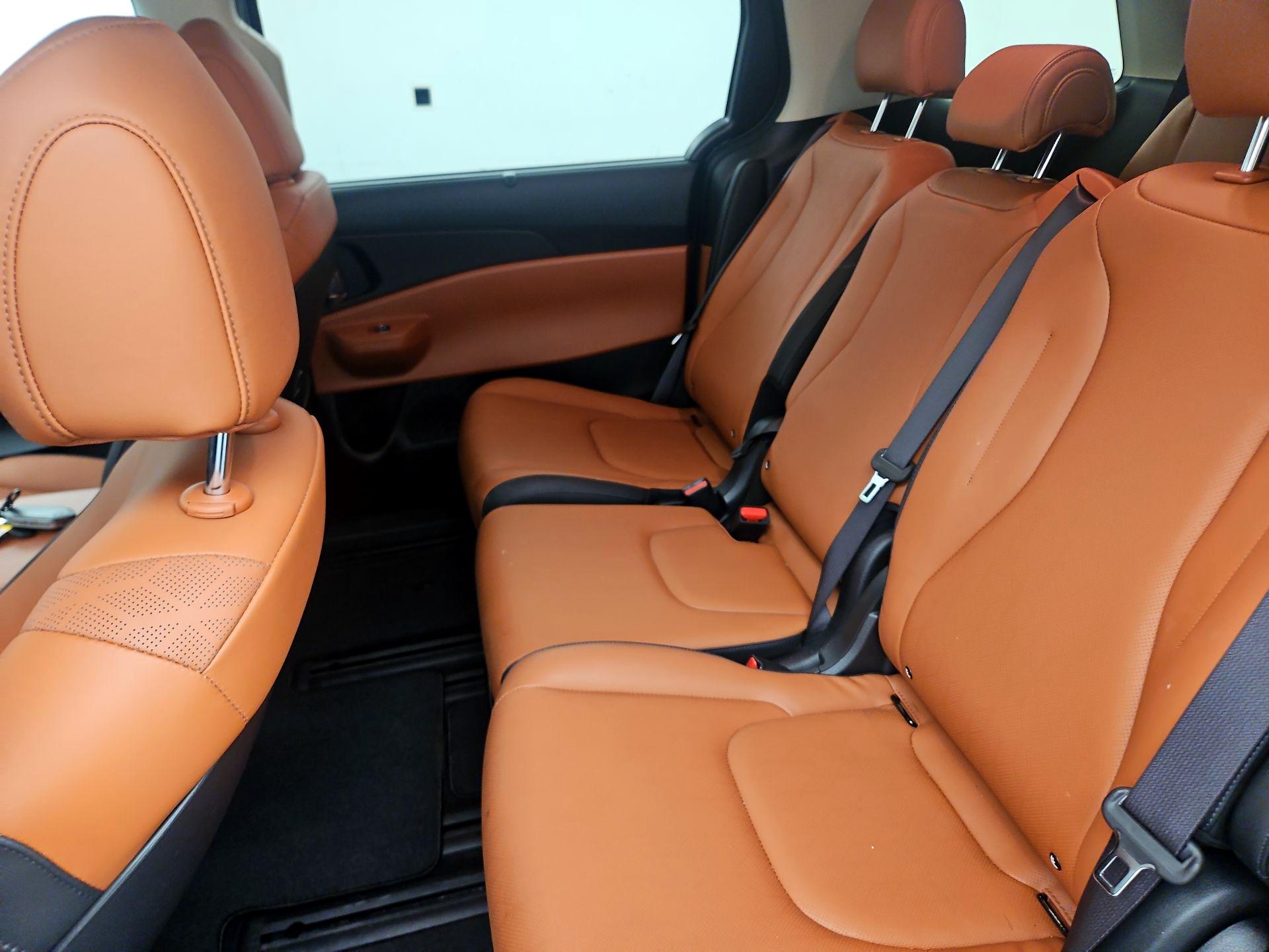 Thumbnail: 2025 Kia Carnival - 18