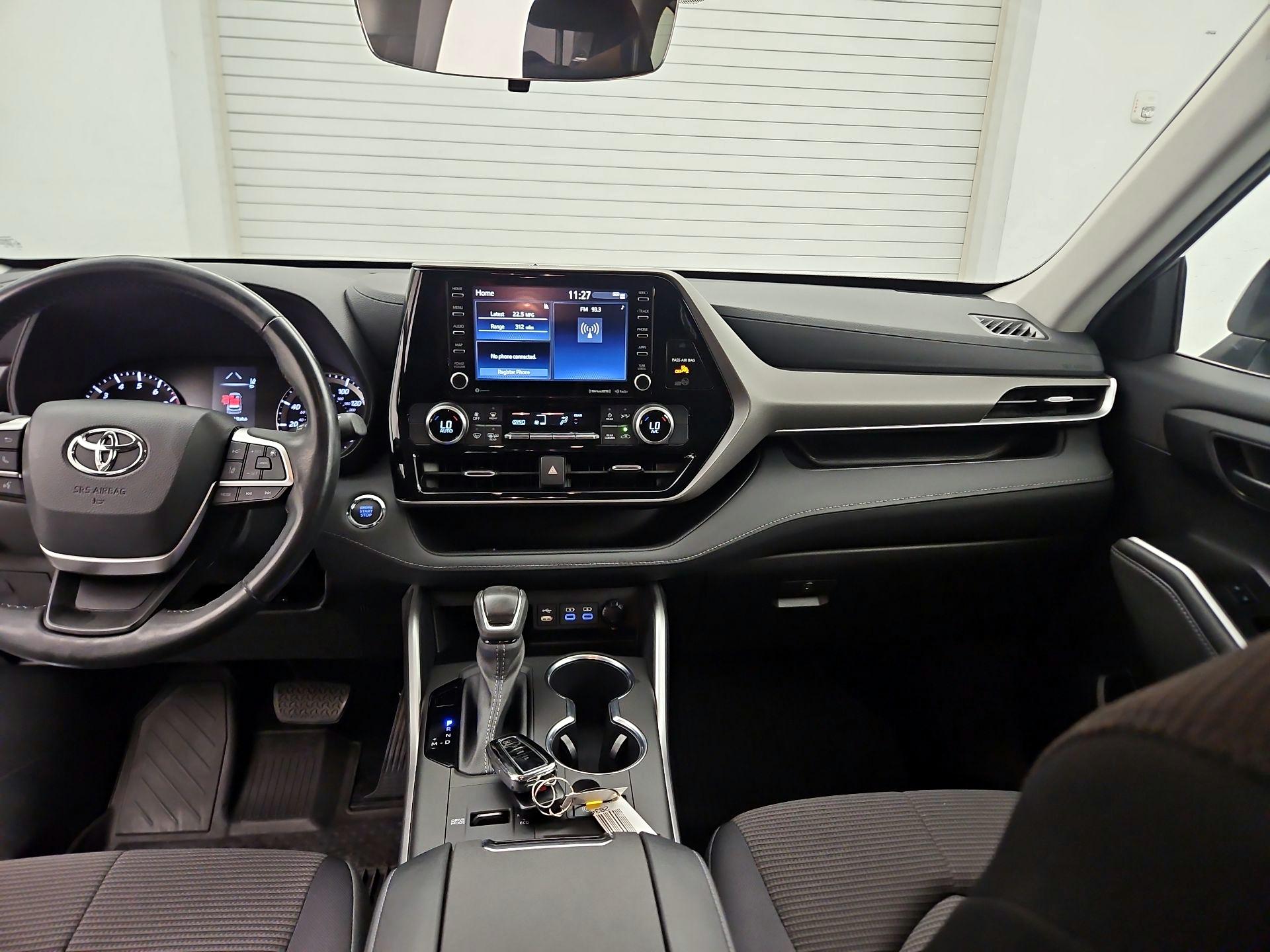 Thumbnail: 2022 Toyota Highlander - 9