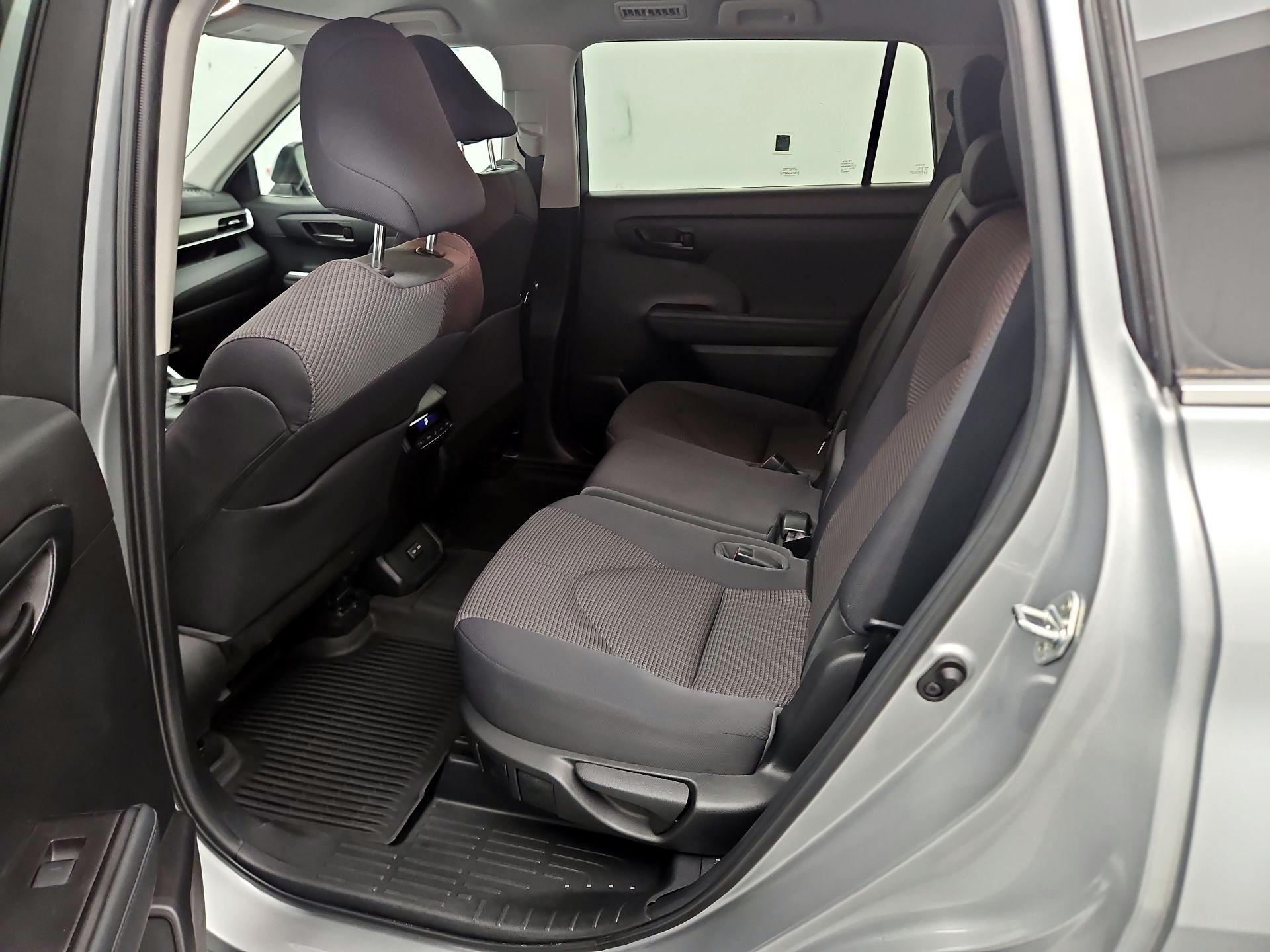 Thumbnail: 2022 Toyota Highlander - 18