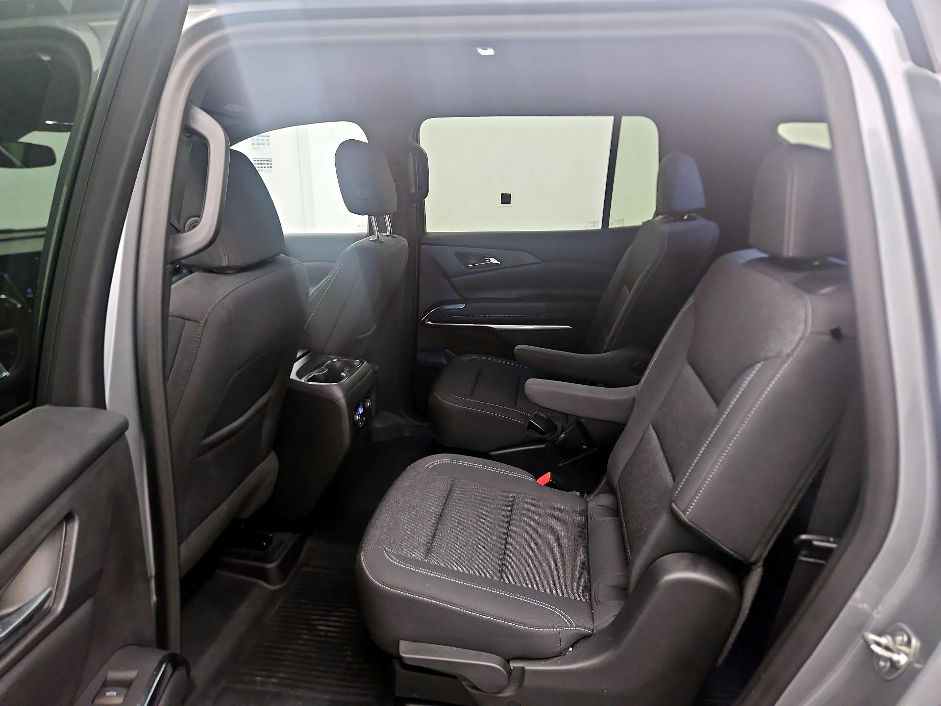 Thumbnail: 2024 Chevrolet Traverse - 16