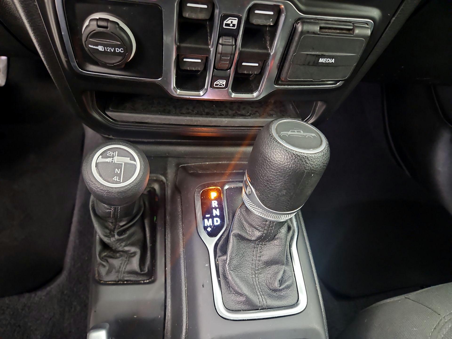 Thumbnail: 2021 Jeep Gladiator - 15