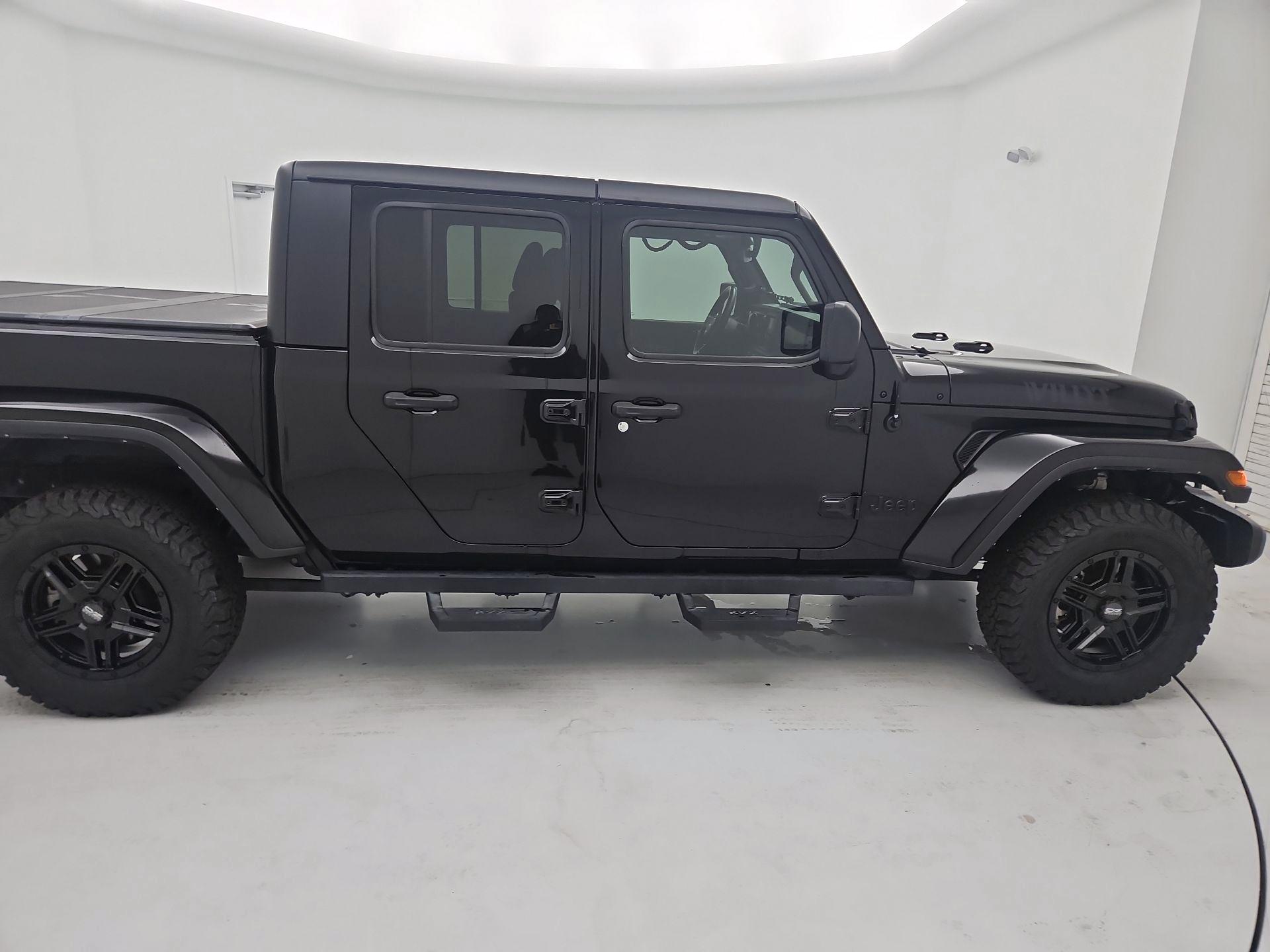 Thumbnail: 2021 Jeep Gladiator - 4
