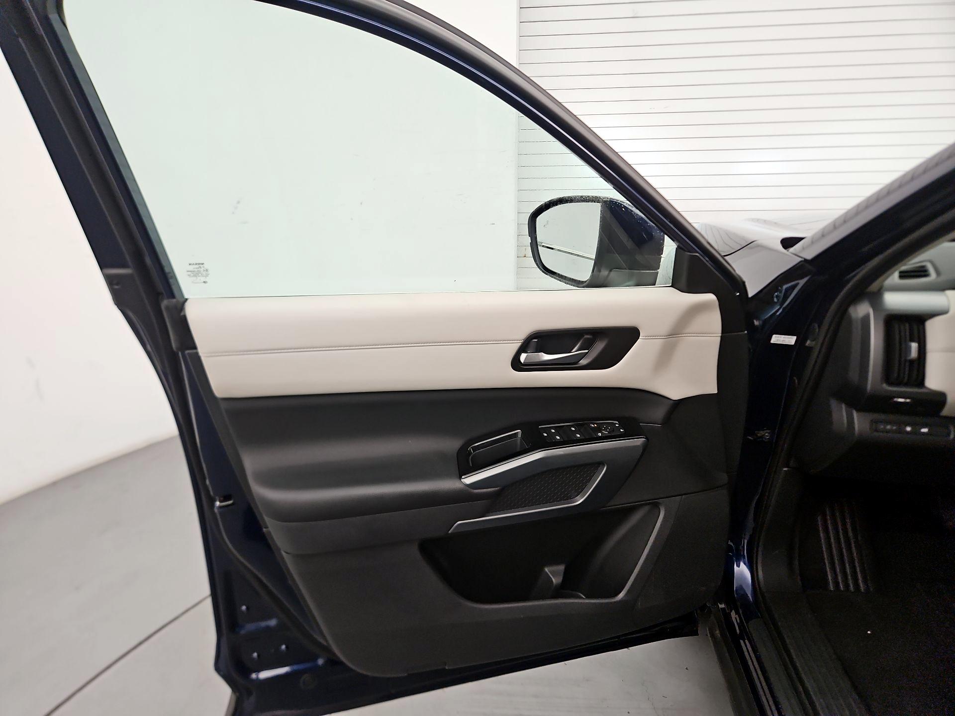 Thumbnail: 2024 Nissan Pathfinder - 12