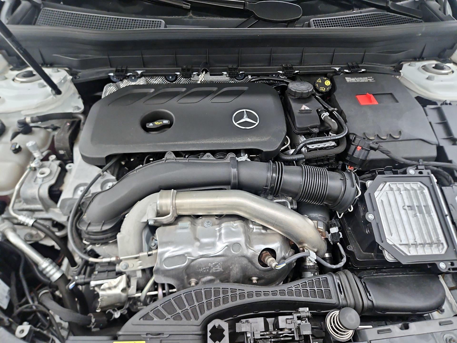 Thumbnail: 2025 Mercedes-Benz GLB - 18